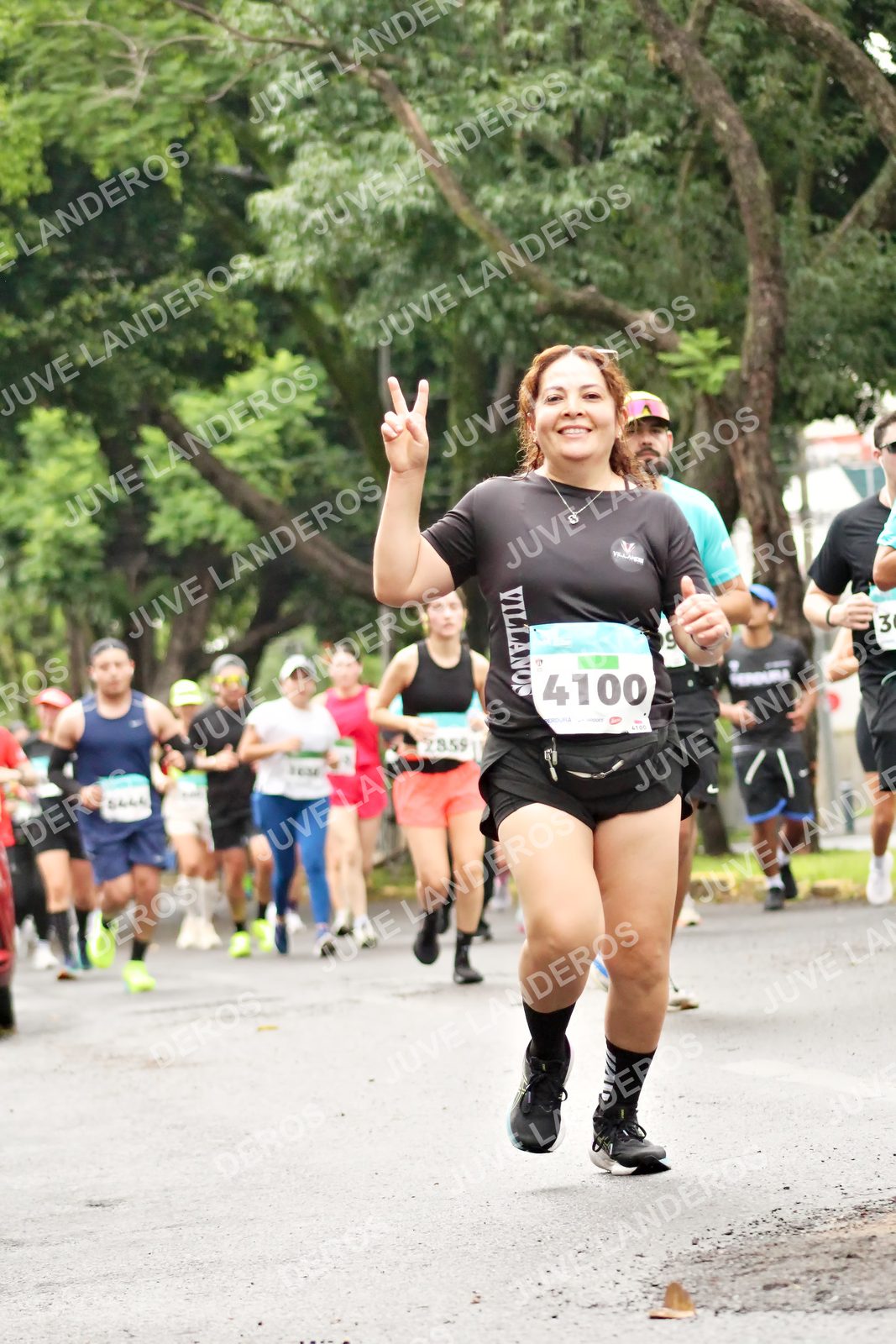 Foto del MEDIO MARATÓN ATLAS en Av. Patria, frente al Parque El Polvorín, Zapopan a las 08:36 · dorsal 4100, 3, 2859