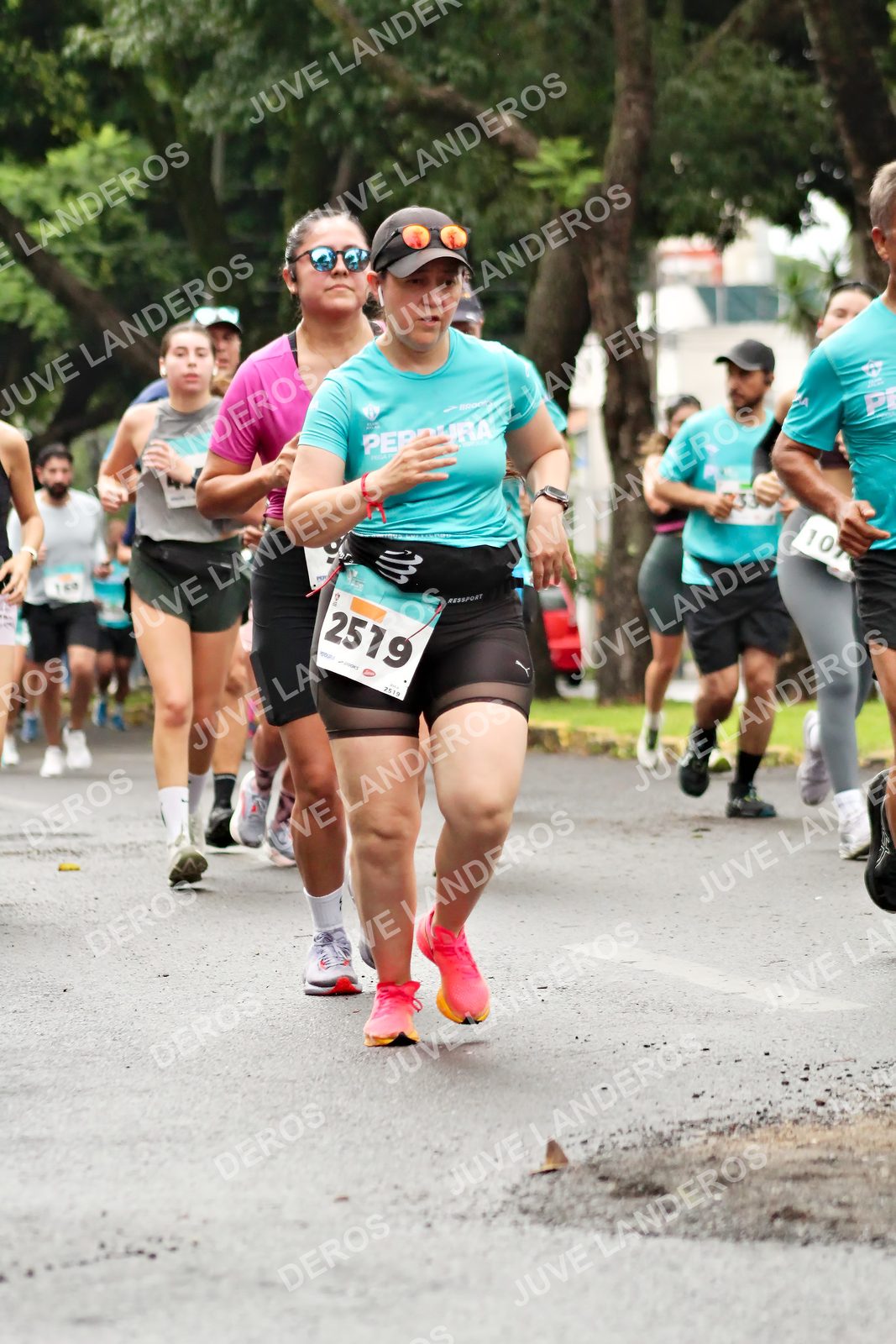 Foto del MEDIO MARATÓN ATLAS en Av. Patria, frente al Parque El Polvorín, Zapopan a las 08:28 · dorsal 2519