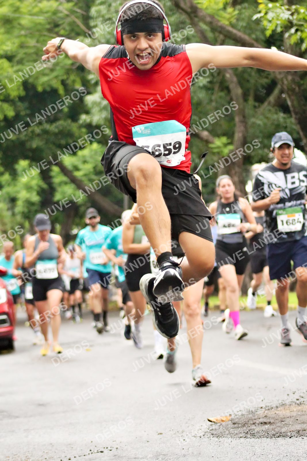Foto del MEDIO MARATÓN ATLAS en Av. Patria, frente al Parque El Polvorín, Zapopan a las 08:26 · dorsal 1684, 659