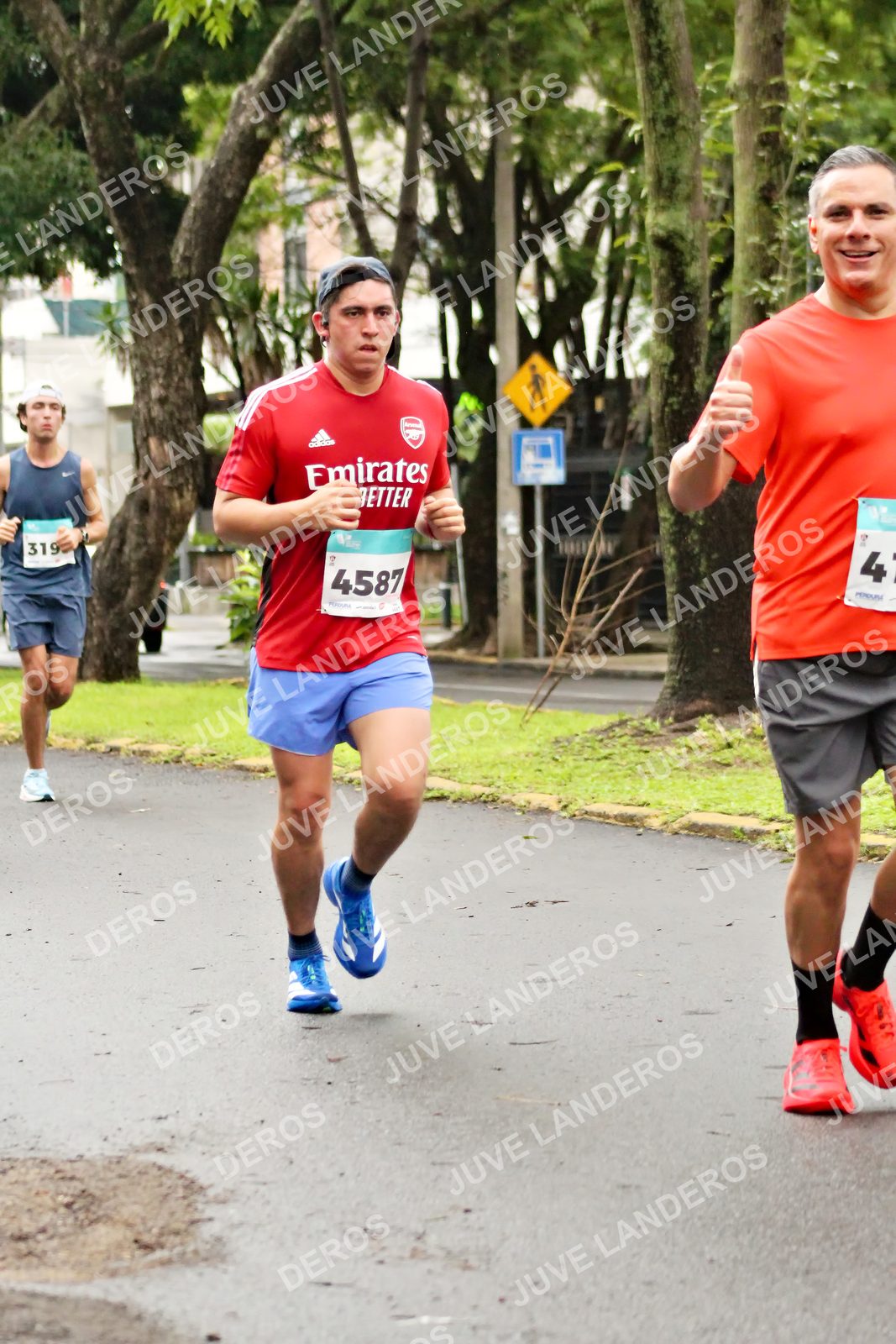 Foto del MEDIO MARATÓN ATLAS en Av. Patria, frente al Parque El Polvorín, Zapopan a las 08:19 · dorsal 4587, 4, 319