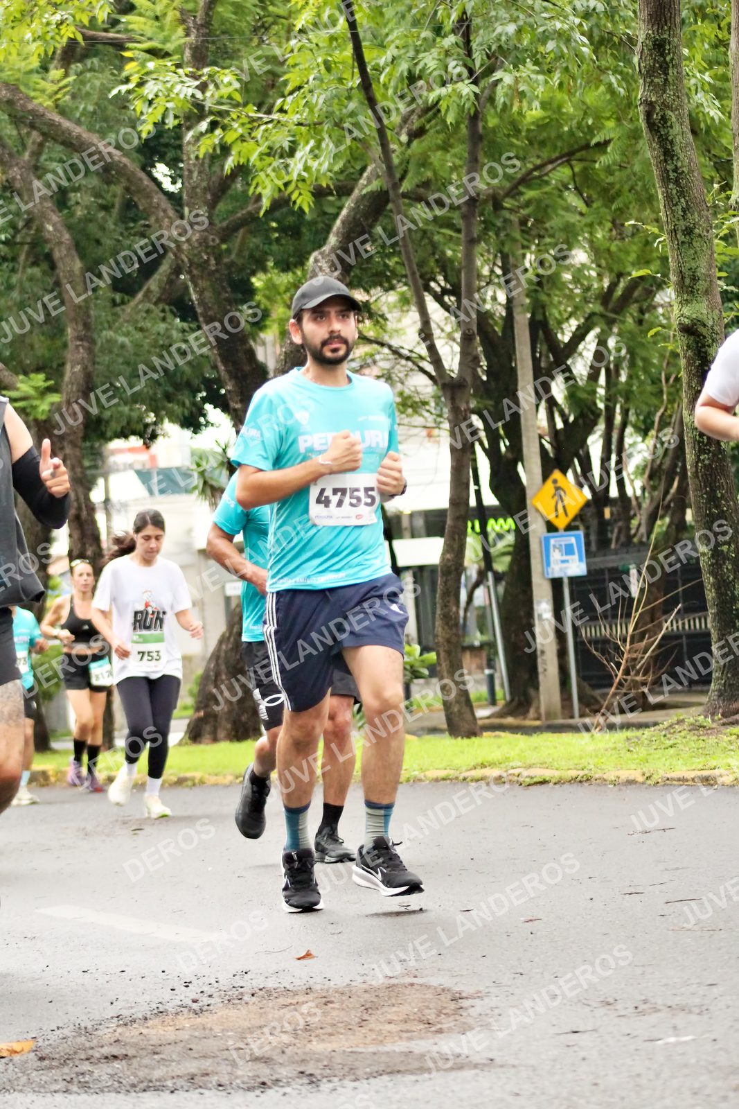 Foto del MEDIO MARATÓN ATLAS en Av. Patria, frente al Parque El Polvorín, Zapopan a las 08:26 · dorsal 753, 4755