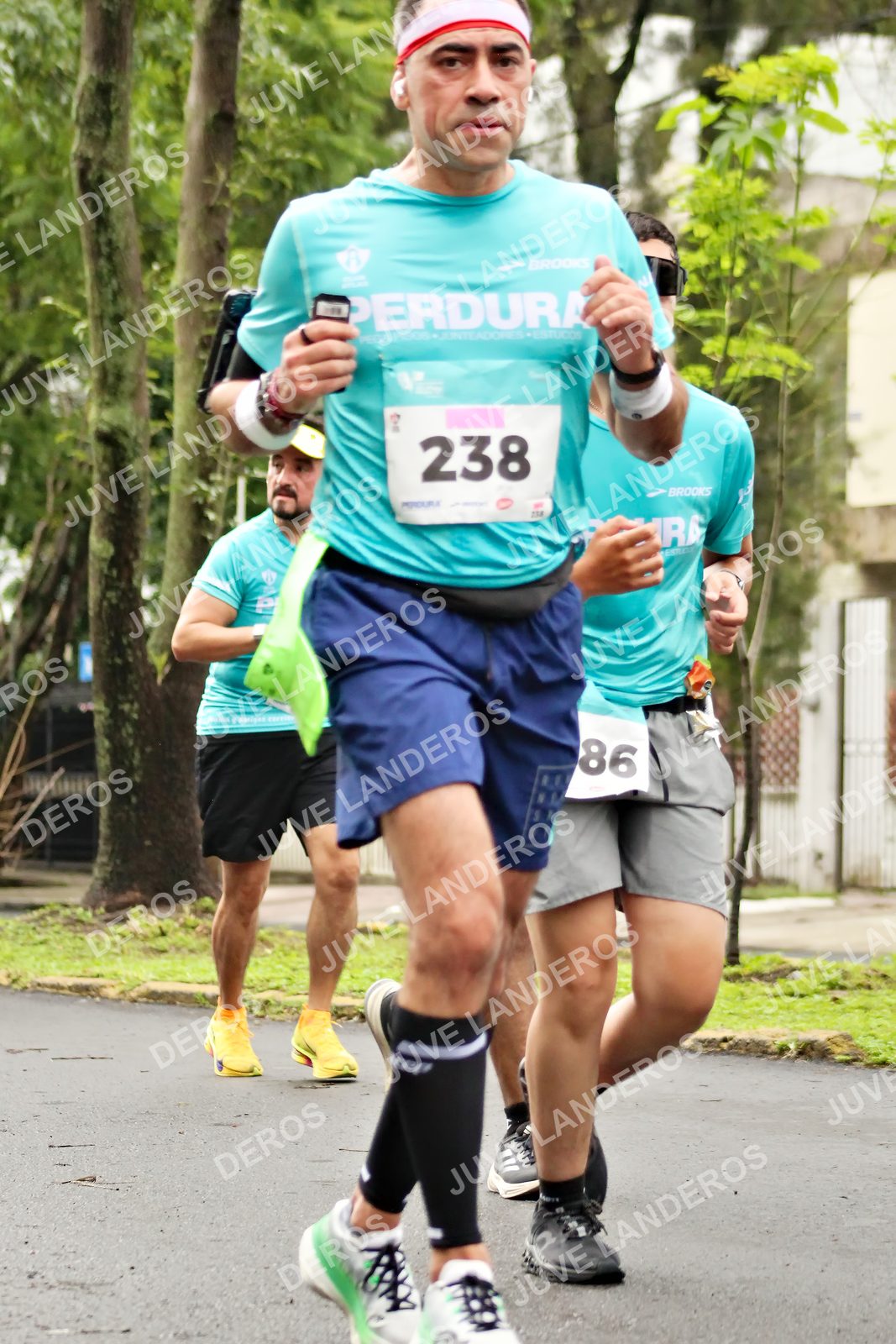 Foto del MEDIO MARATÓN ATLAS en Av. Patria, frente al Parque El Polvorín, Zapopan a las 08:36 · dorsal 238, 86