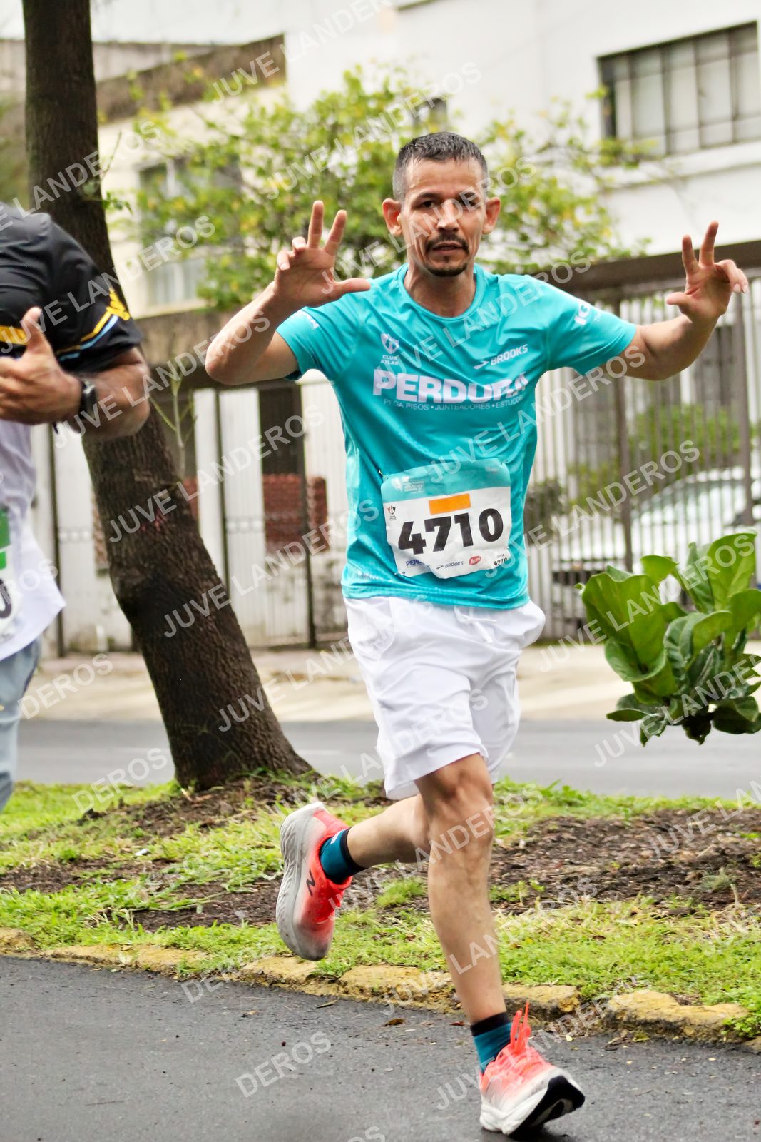Foto del MEDIO MARATÓN ATLAS en Av. Patria, frente al Parque El Polvorín, Zapopan a las 08:07 · dorsal 4710