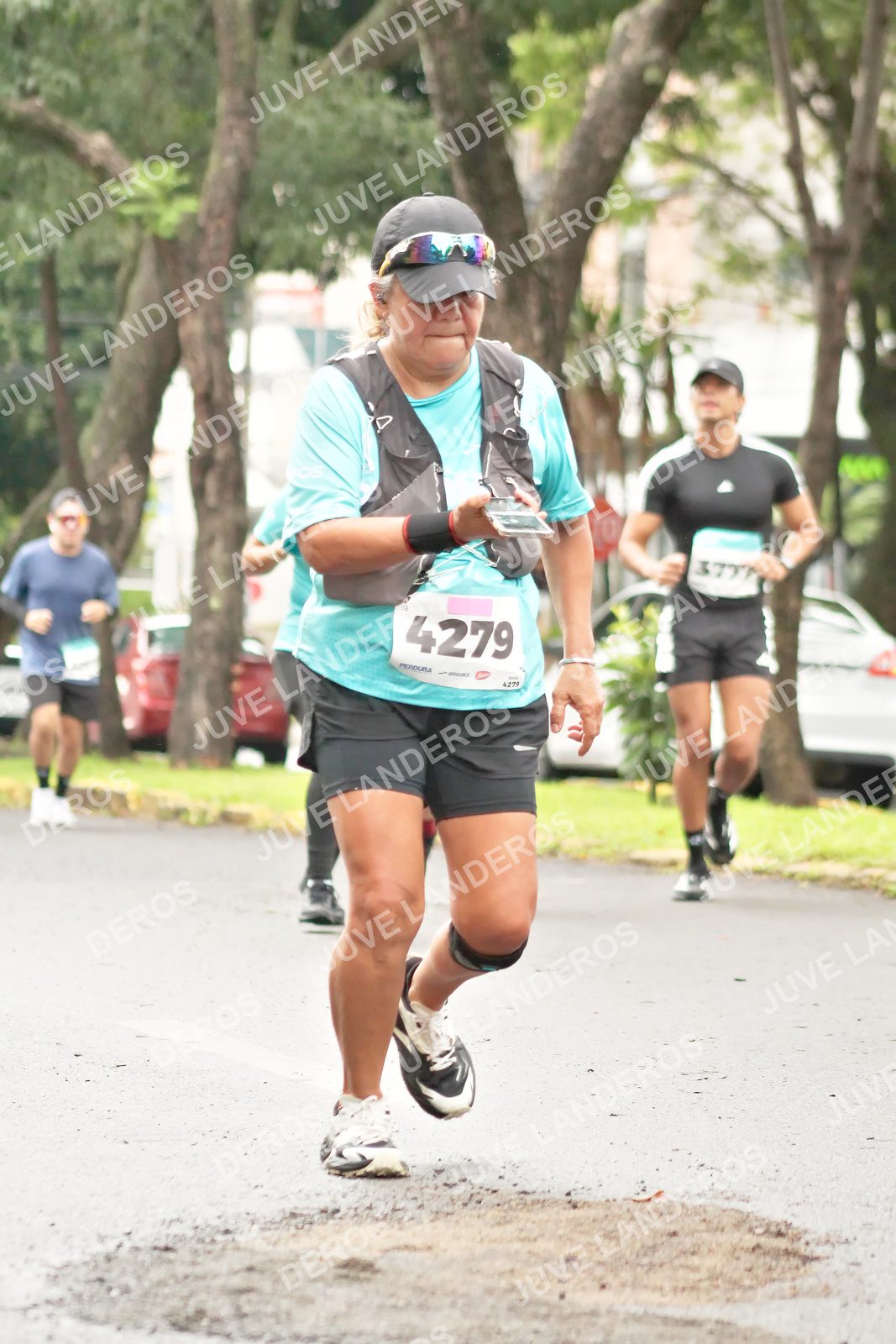 Foto del MEDIO MARATÓN ATLAS en Av. Patria, frente al Parque El Polvorín, Zapopan a las 08:48 · dorsal 4279