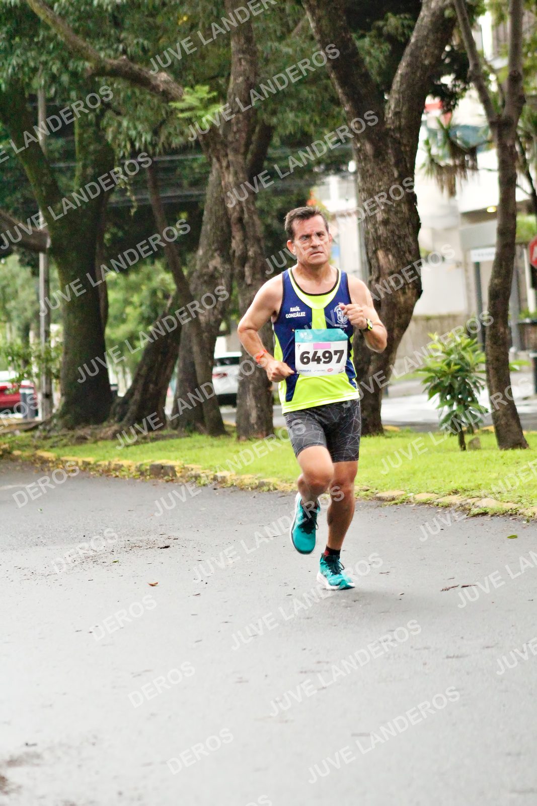 Foto del MEDIO MARATÓN ATLAS en Av. Patria, frente al Parque El Polvorín, Zapopan a las 07:59 · dorsal 6497