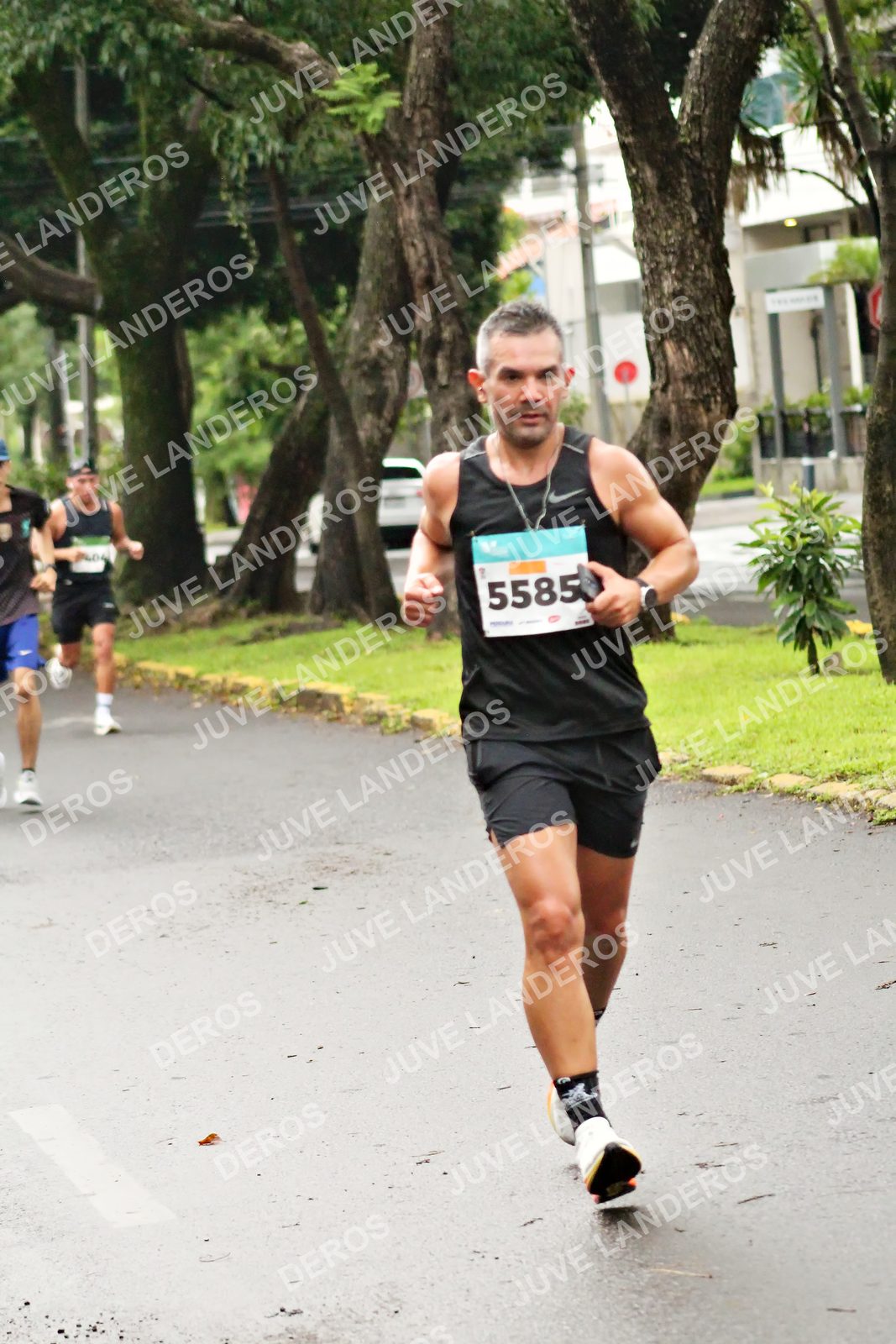 Foto del MEDIO MARATÓN ATLAS en Av. Patria, frente al Parque El Polvorín, Zapopan a las 08:12 · dorsal 5585