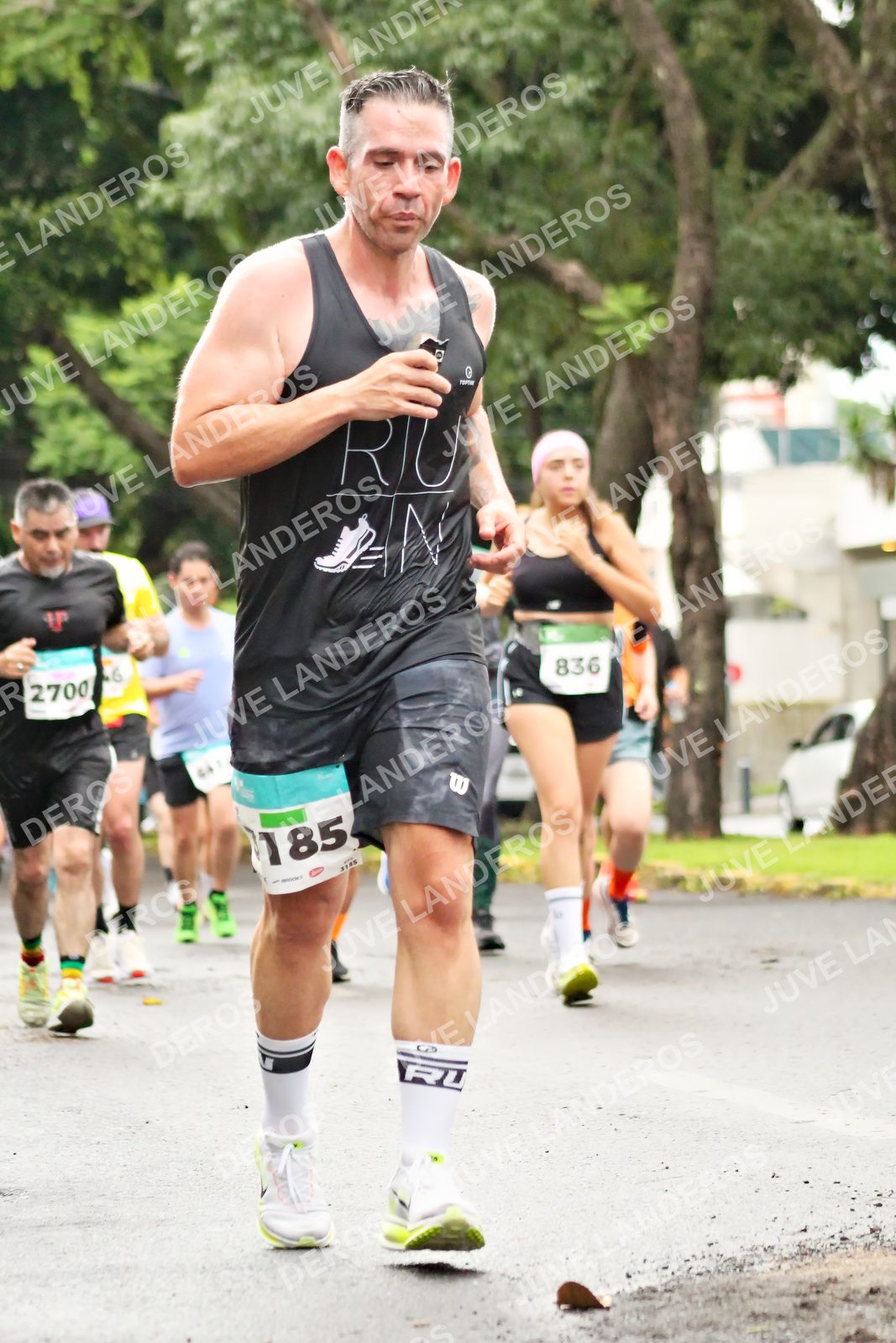 Foto del MEDIO MARATÓN ATLAS en Av. Patria, frente al Parque El Polvorín, Zapopan a las 08:32 · dorsal 836, 2700, 185