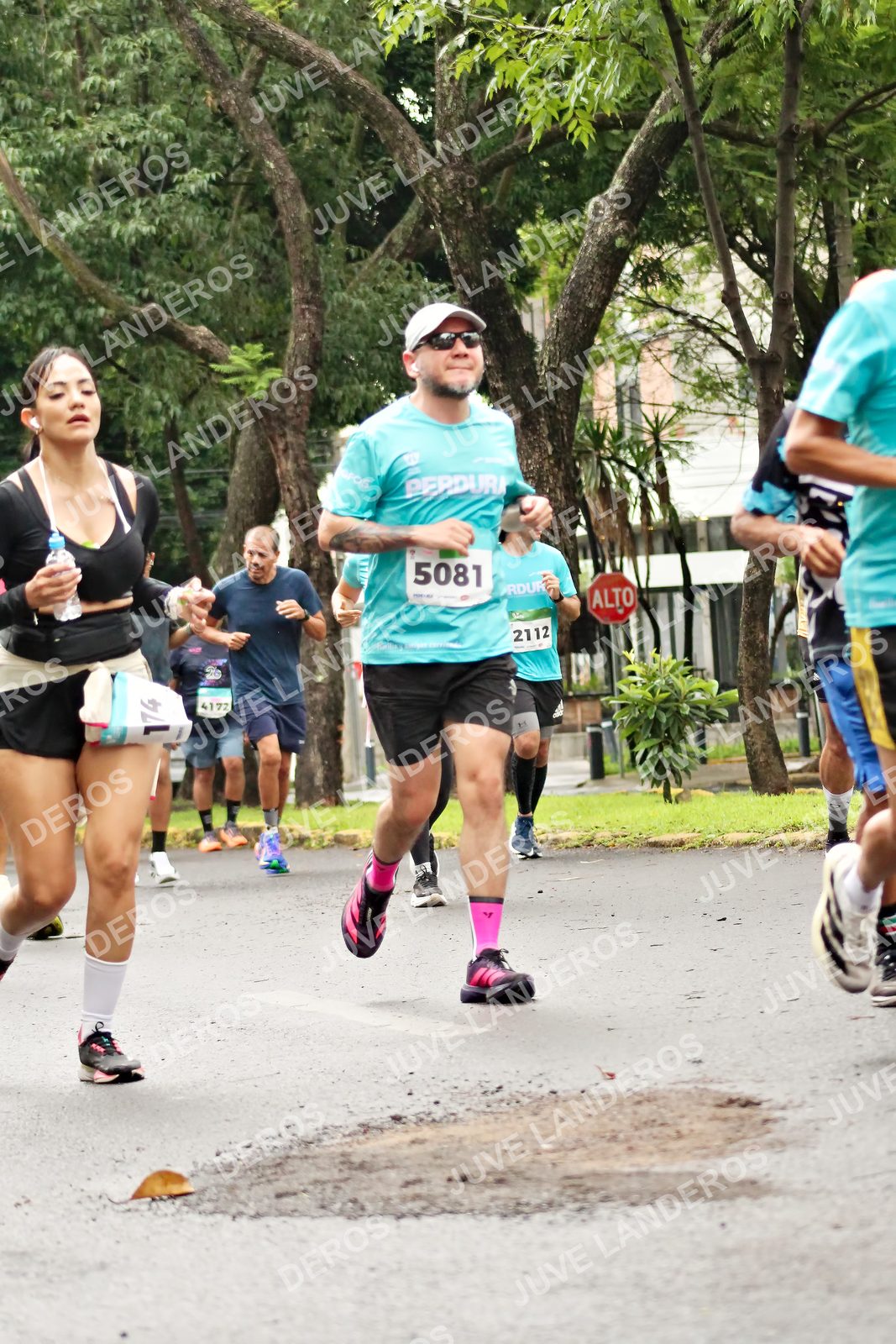 Foto del MEDIO MARATÓN ATLAS en Av. Patria, frente al Parque El Polvorín, Zapopan a las 08:35 · dorsal 5081, 2112, 4172, 174