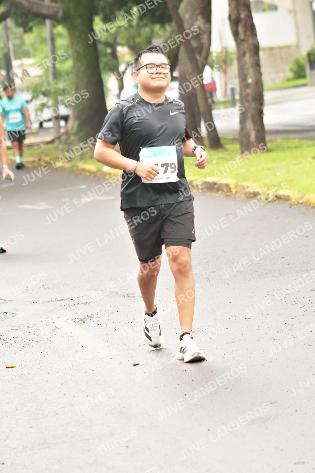 Foto del MEDIO MARATÓN ATLAS en Av. Patria, frente al Parque El Polvorín, Zapopan a las 08:56 · dorsal 79
