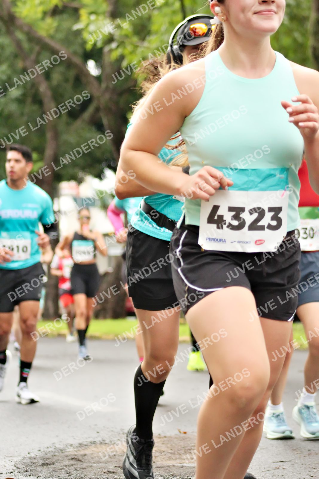 Foto del MEDIO MARATÓN ATLAS en Av. Patria, frente al Parque El Polvorín, Zapopan a las 08:38 · dorsal 4323, 930