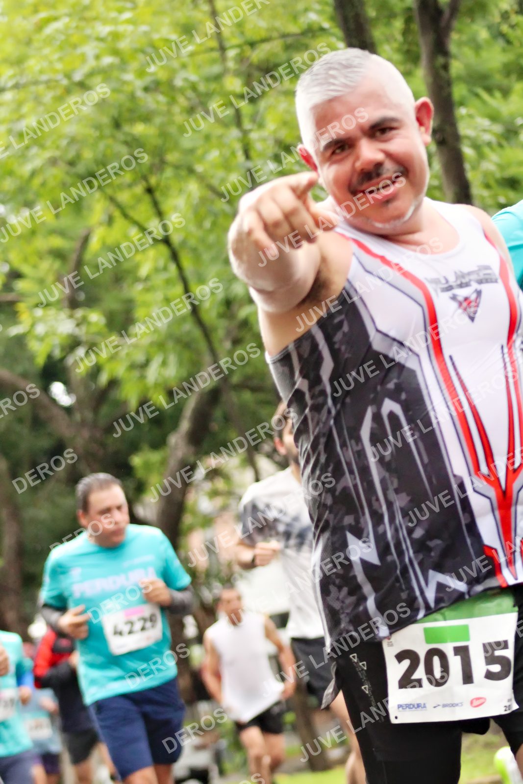 Foto del MEDIO MARATÓN ATLAS en Av. Patria, frente al Parque El Polvorín, Zapopan a las 08:31 · dorsal 2015, 4229