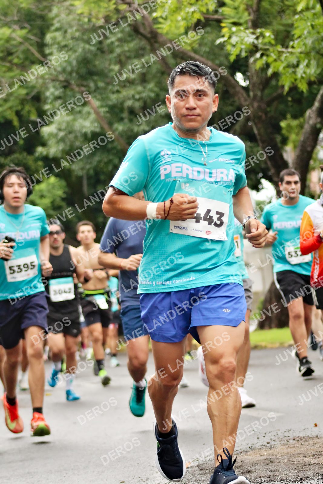 Foto del MEDIO MARATÓN ATLAS en Av. Patria, frente al Parque El Polvorín, Zapopan a las 08:28 · dorsal 5395, 3042, 443, 53
