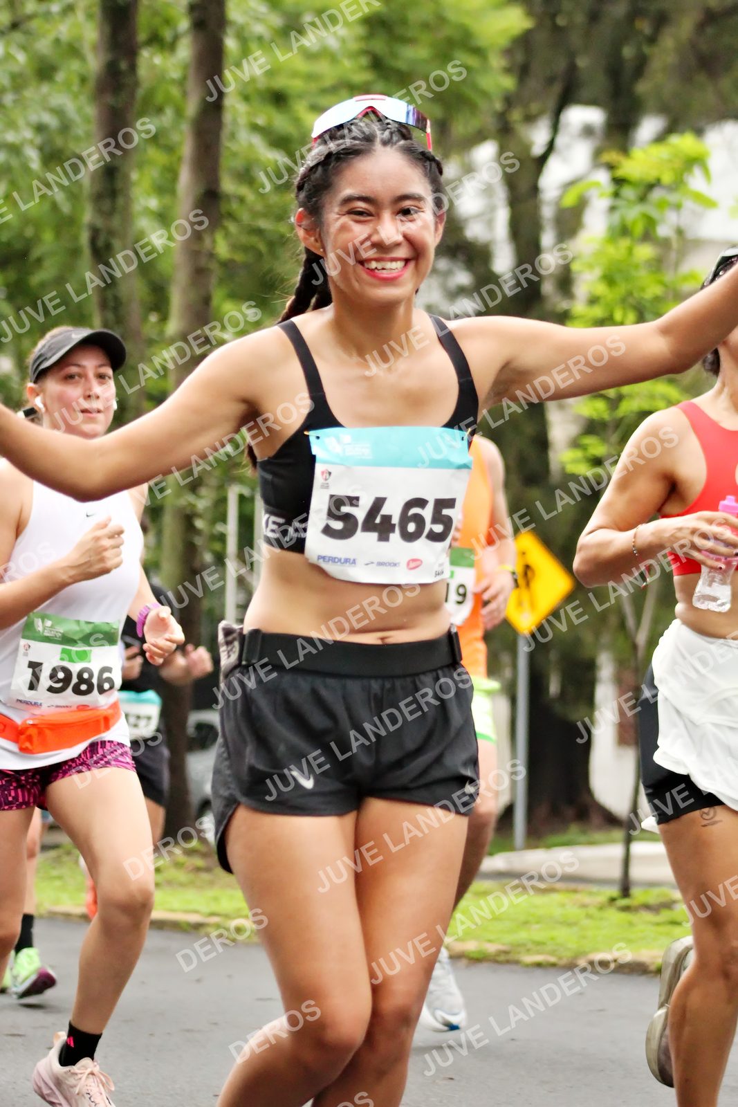 Foto del MEDIO MARATÓN ATLAS en Av. Patria, frente al Parque El Polvorín, Zapopan a las 08:25 · dorsal 5465, 1986, 19