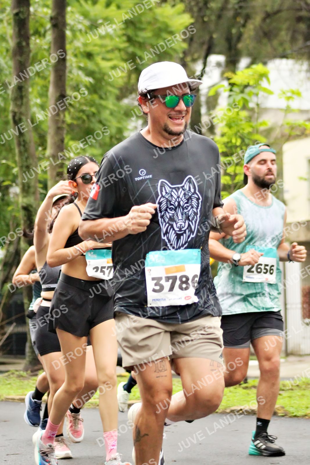 Foto del MEDIO MARATÓN ATLAS en Av. Patria, frente al Parque El Polvorín, Zapopan a las 08:25 · dorsal 2656, 257, 3786