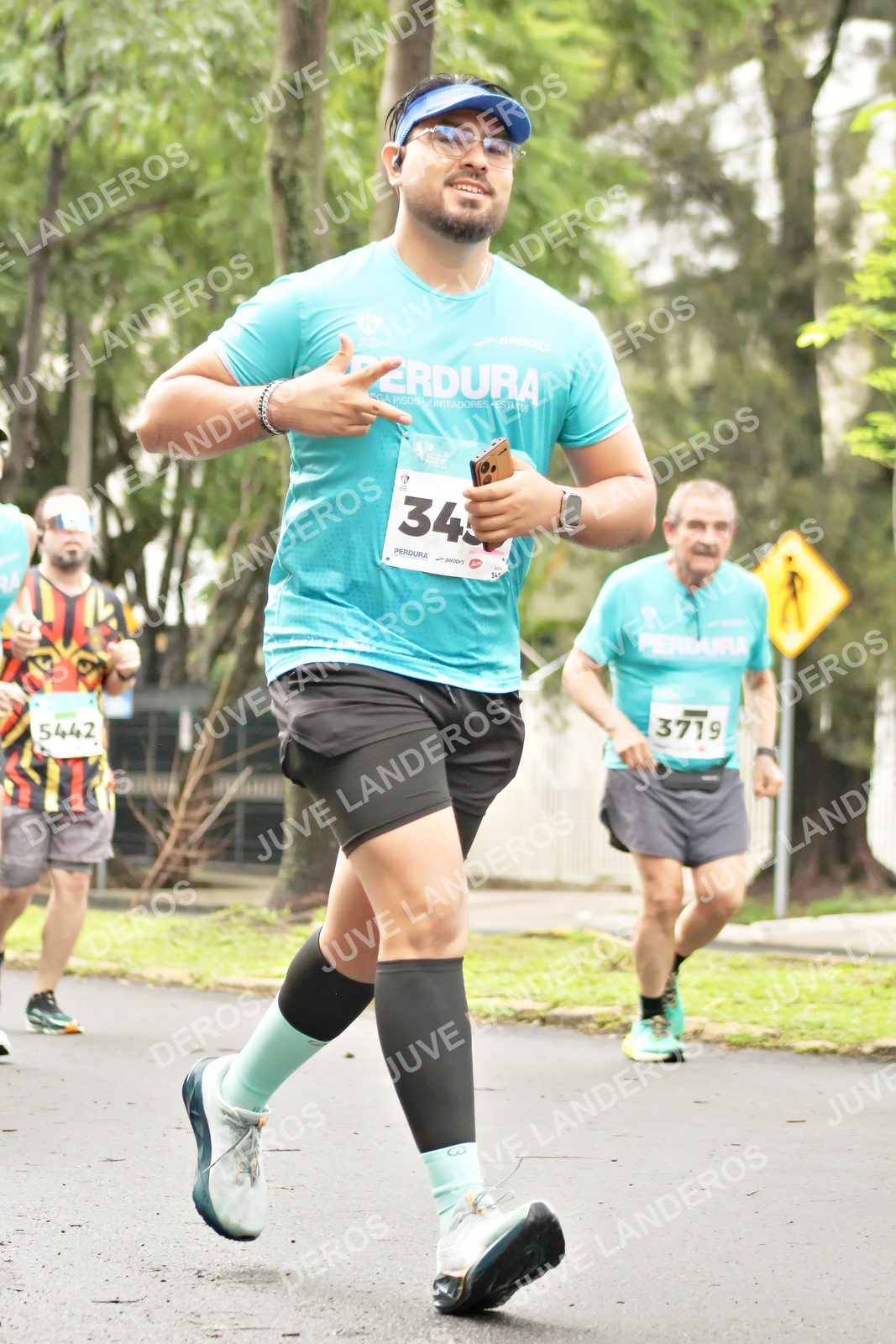Foto del MEDIO MARATÓN ATLAS en Av. Patria, frente al Parque El Polvorín, Zapopan a las 08:46 · dorsal 5442, 3719