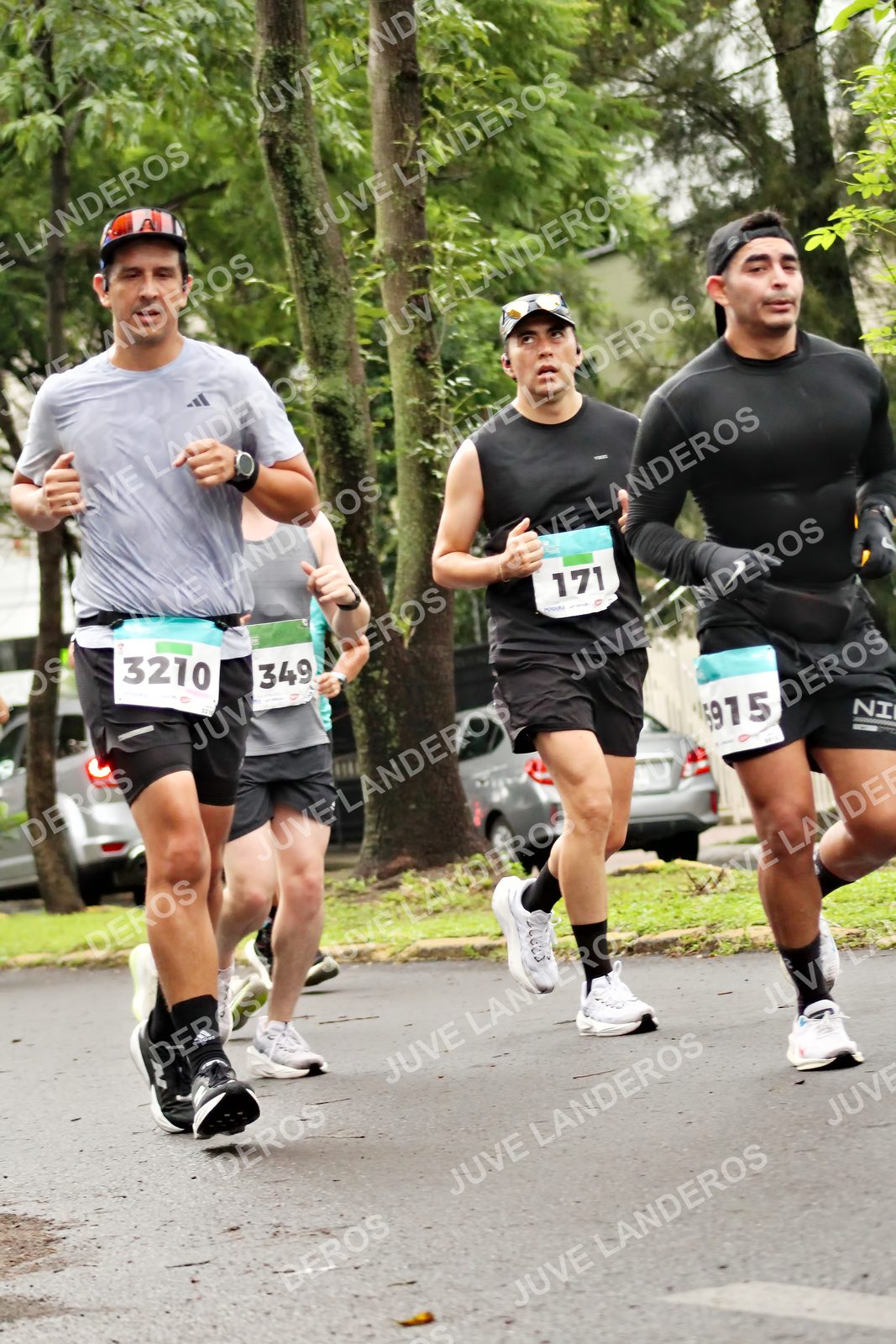 Foto del MEDIO MARATÓN ATLAS en Av. Patria, frente al Parque El Polvorín, Zapopan a las 08:32 · dorsal 349, 171, 3210