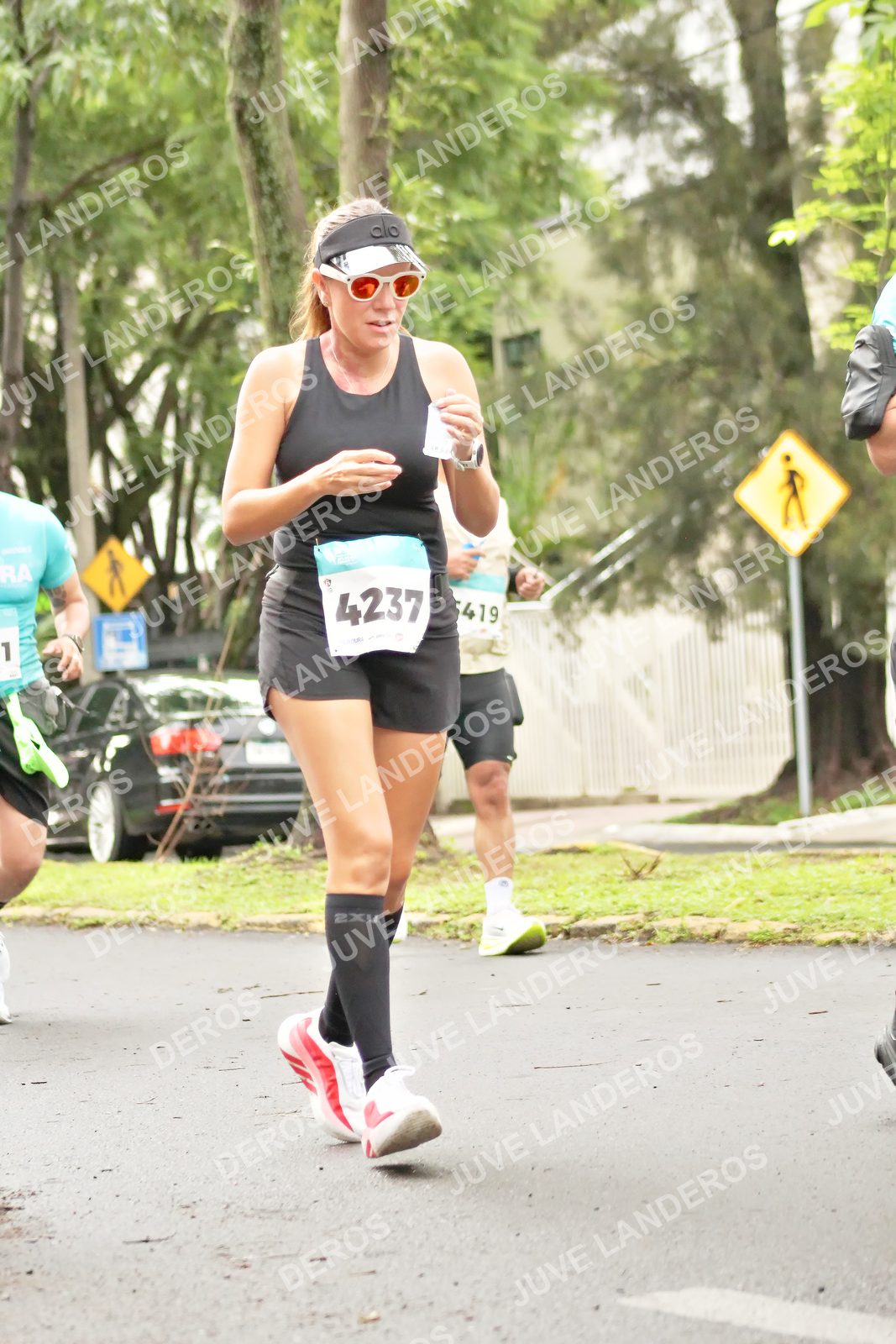 Foto del MEDIO MARATÓN ATLAS en Av. Patria, frente al Parque El Polvorín, Zapopan a las 08:44 · dorsal 4237, 1, 419