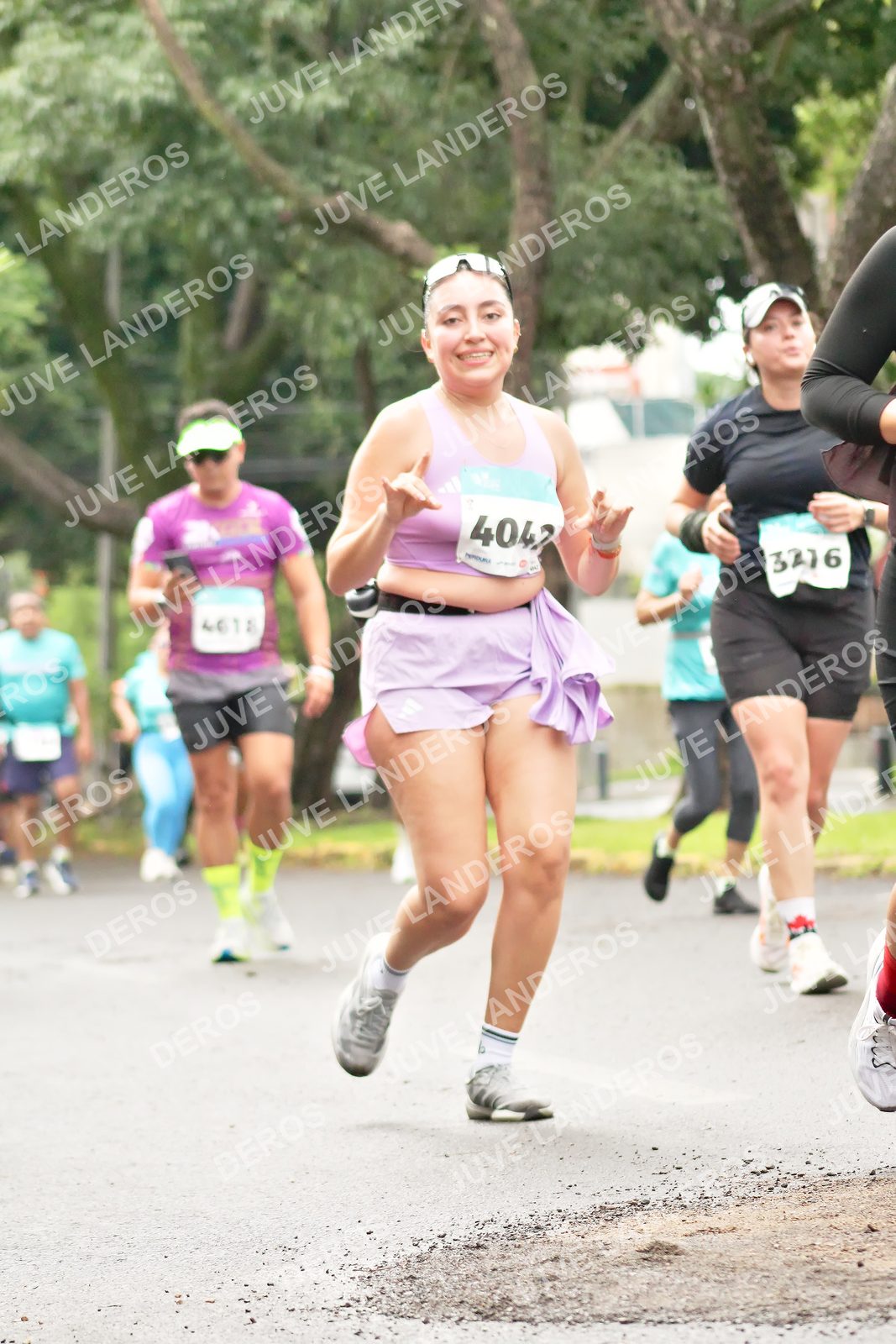 Foto del MEDIO MARATÓN ATLAS en Av. Patria, frente al Parque El Polvorín, Zapopan a las 08:47 · dorsal 4042, 3216