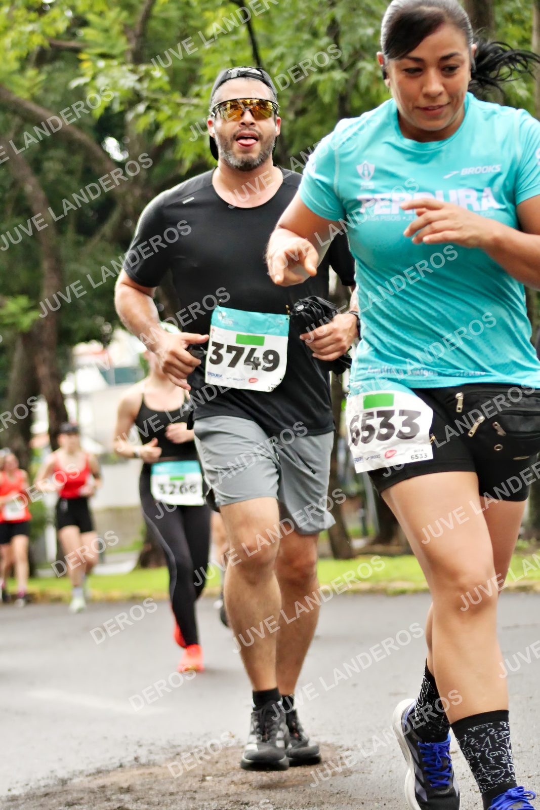 Foto del MEDIO MARATÓN ATLAS en Av. Patria, frente al Parque El Polvorín, Zapopan a las 08:33 · dorsal 3749, 6533, 3266