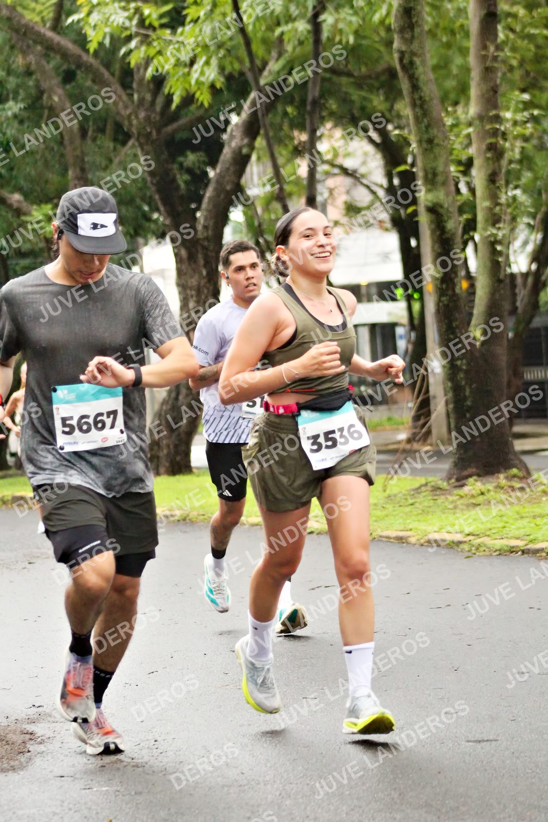 Foto del MEDIO MARATÓN ATLAS en Av. Patria, frente al Parque El Polvorín, Zapopan a las 08:11 · dorsal 5667, 3536