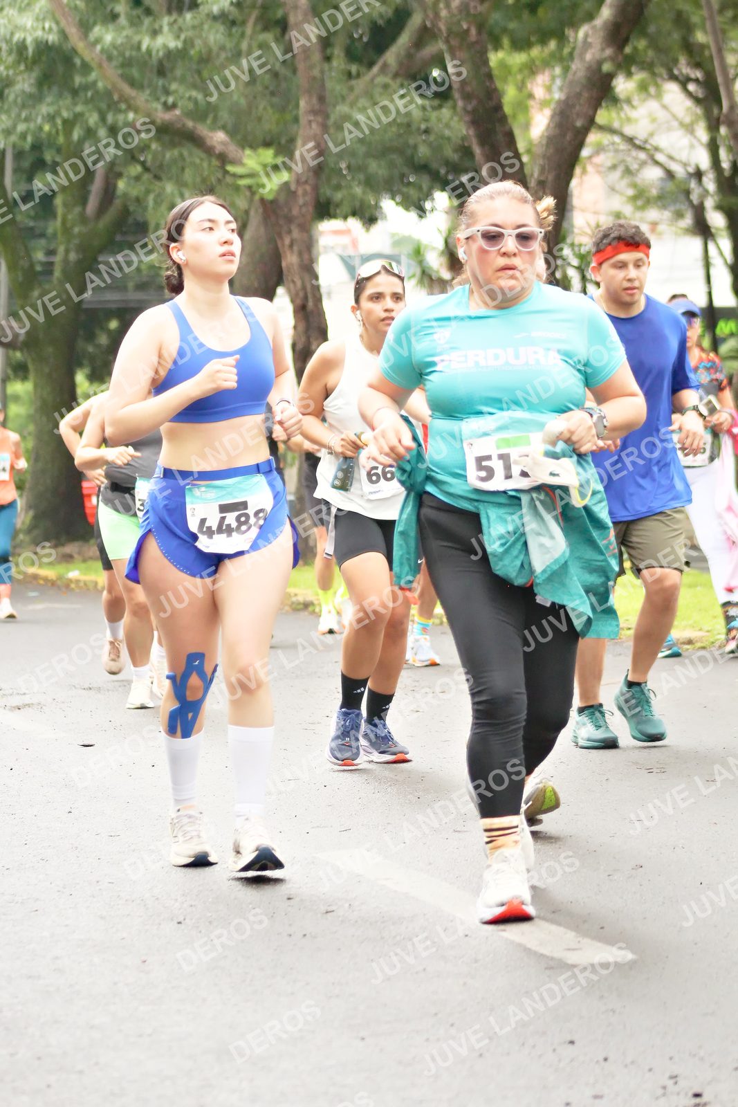Foto del MEDIO MARATÓN ATLAS en Av. Patria, frente al Parque El Polvorín, Zapopan a las 08:53 · dorsal 4488, 66, 3