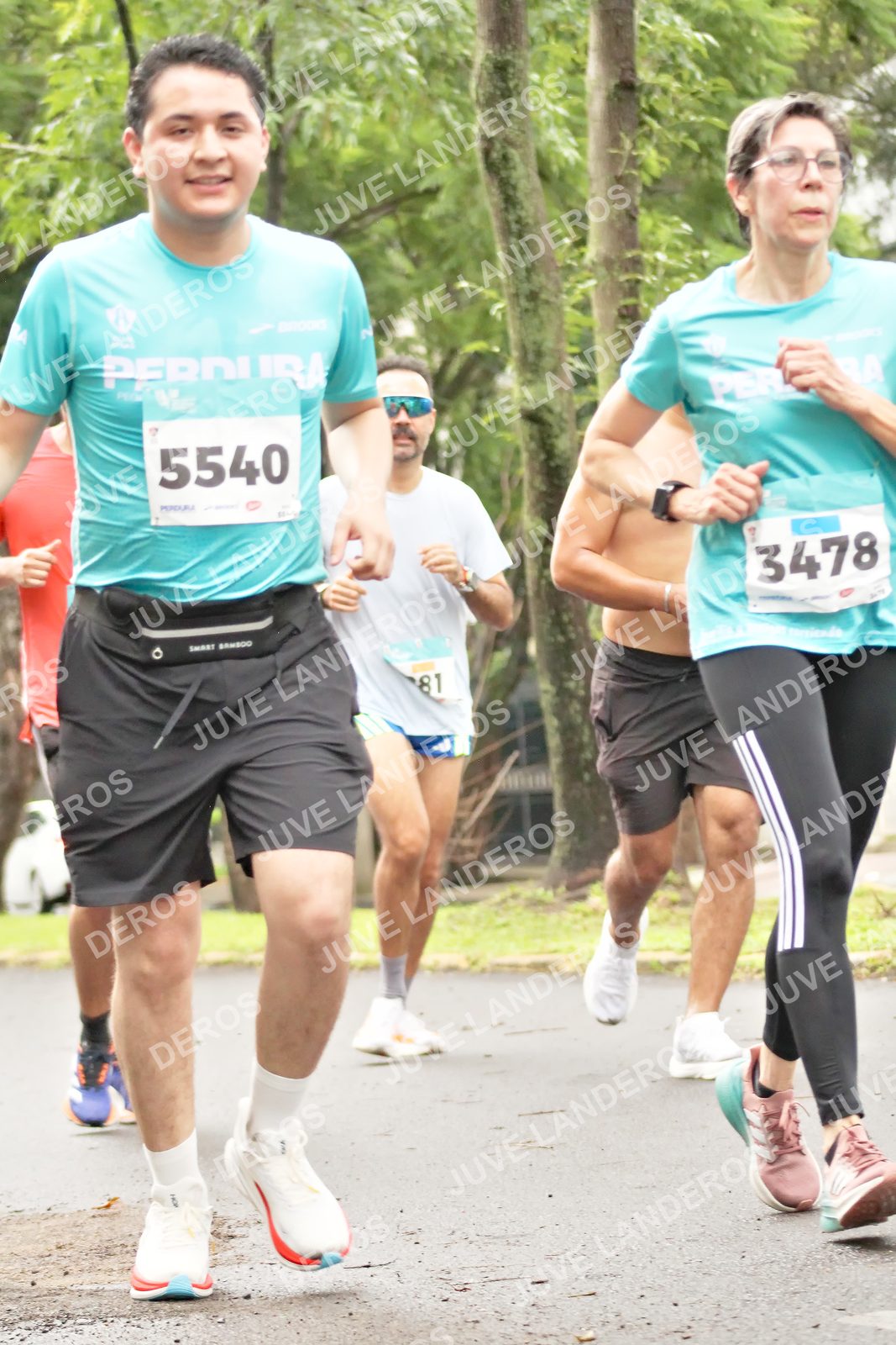 Foto del MEDIO MARATÓN ATLAS en Av. Patria, frente al Parque El Polvorín, Zapopan a las 08:45 · dorsal 5540, 3478, 81