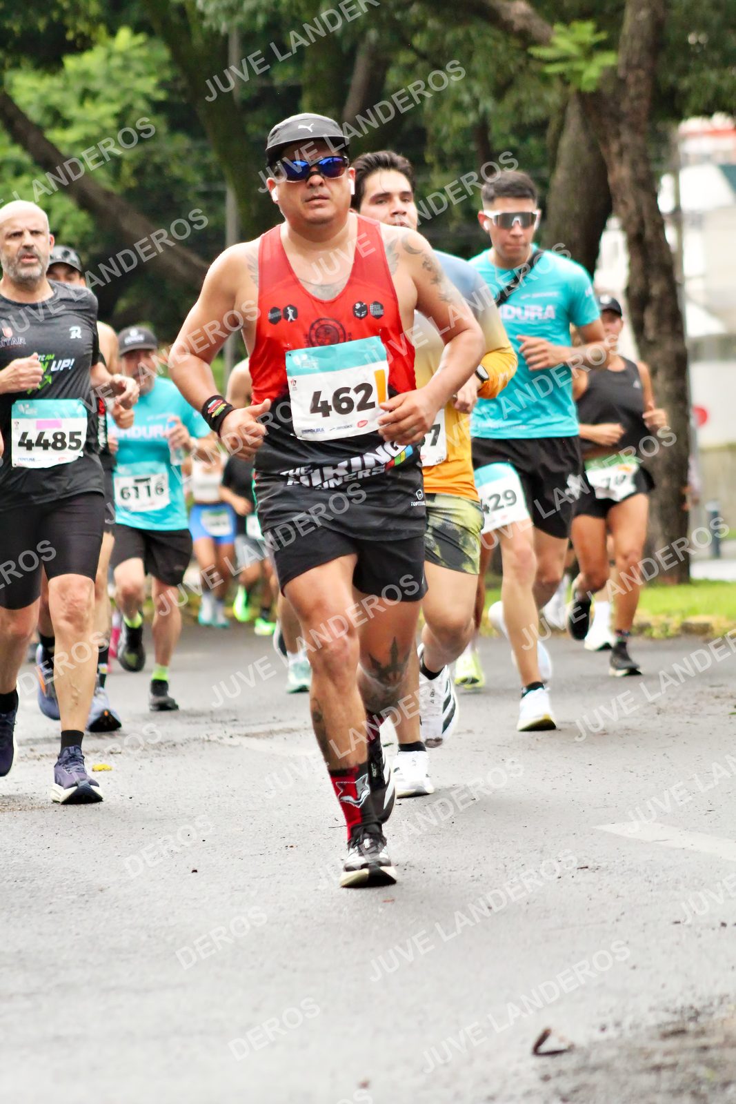 Foto del MEDIO MARATÓN ATLAS en Av. Patria, frente al Parque El Polvorín, Zapopan a las 08:23 · dorsal 4485, 6116, 429, 462