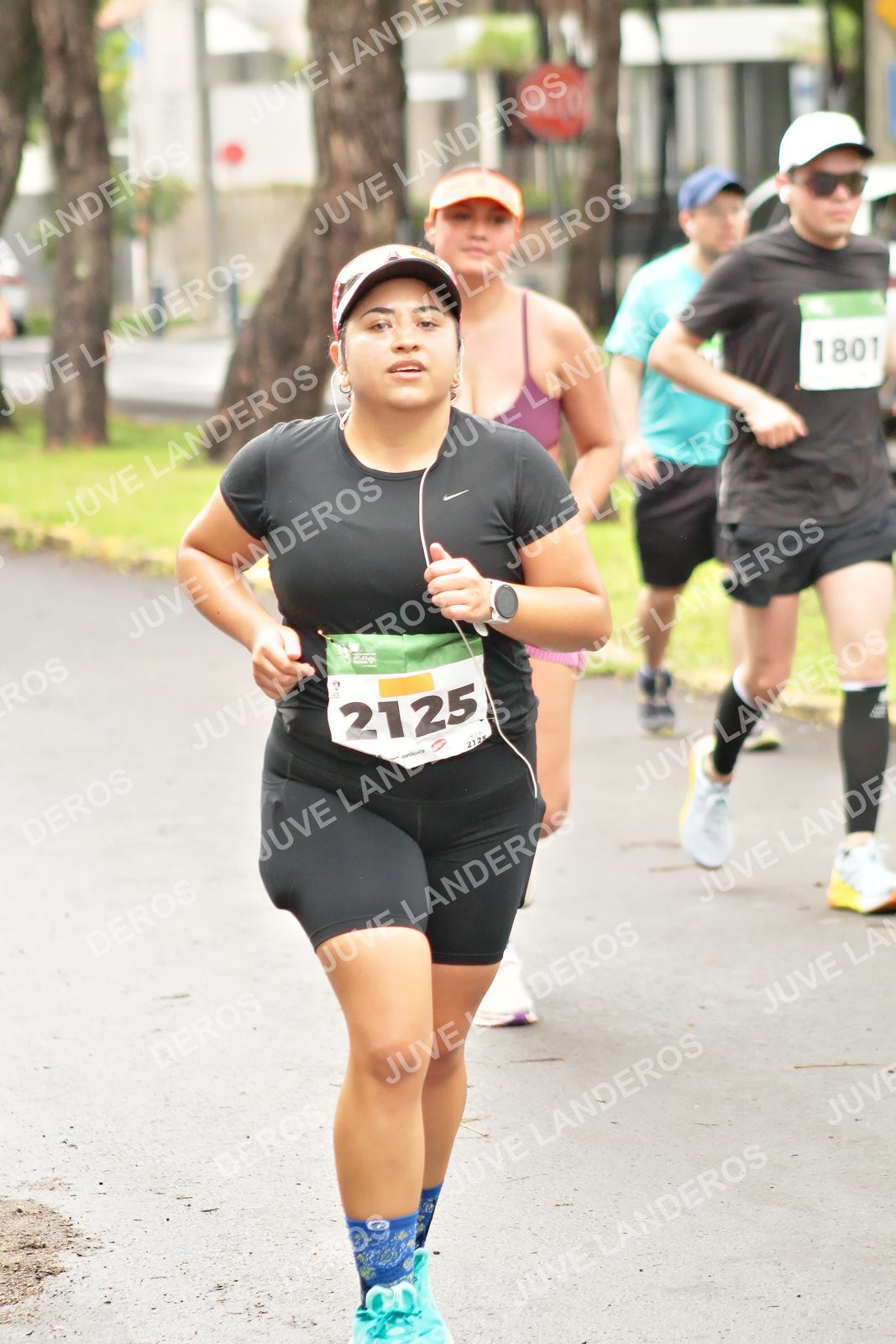 Foto del MEDIO MARATÓN ATLAS en Av. Patria, frente al Parque El Polvorín, Zapopan a las 08:59 · dorsal 2125, 1801