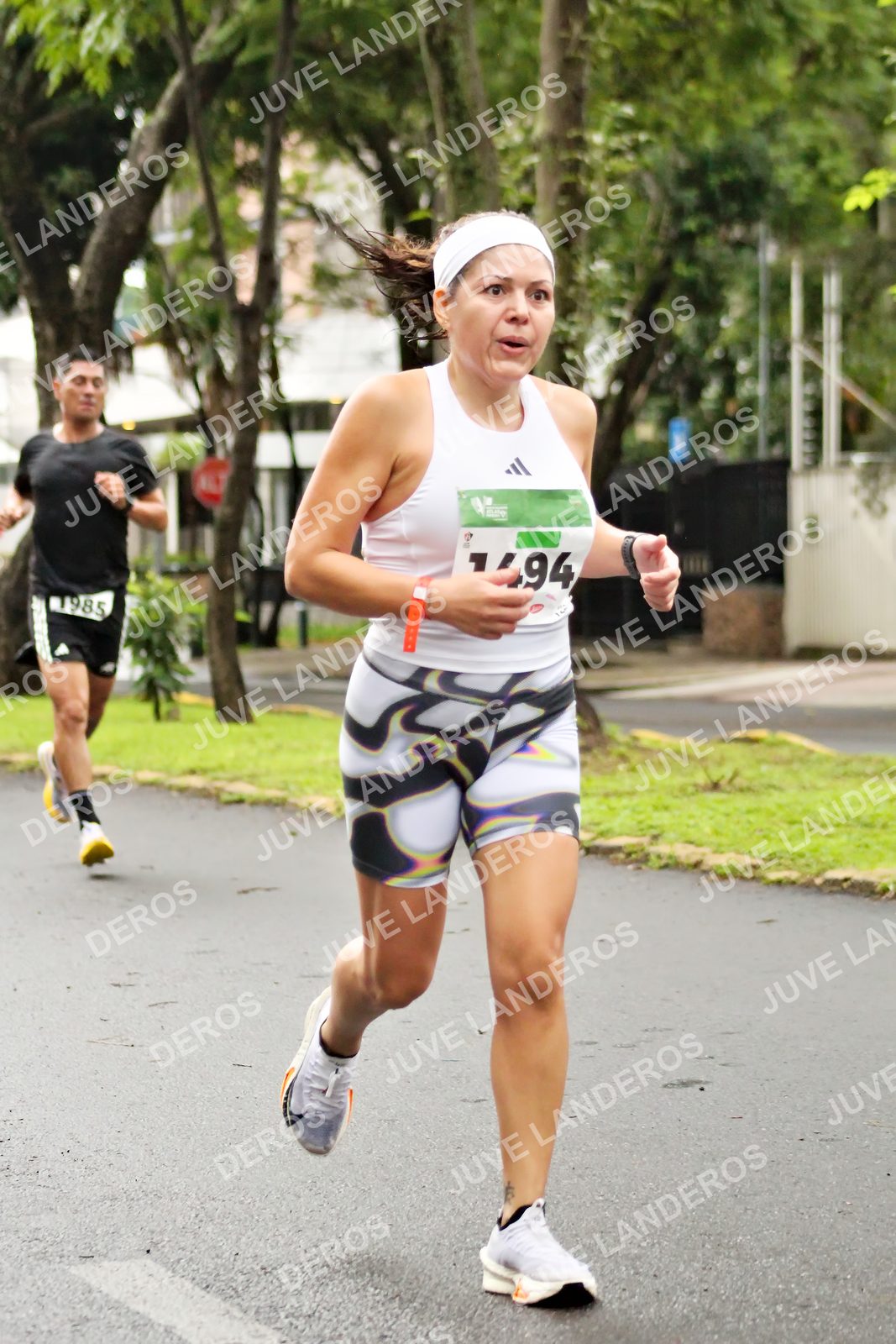 Foto del MEDIO MARATÓN ATLAS en Av. Patria, frente al Parque El Polvorín, Zapopan a las 08:13 · dorsal 1494, 1985