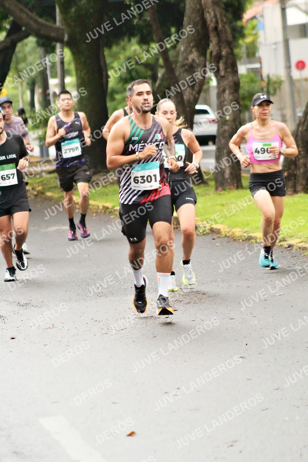 Foto del MEDIO MARATÓN ATLAS en Av. Patria, frente al Parque El Polvorín, Zapopan a las 08:10 · dorsal 6301, 657, 2798, 496