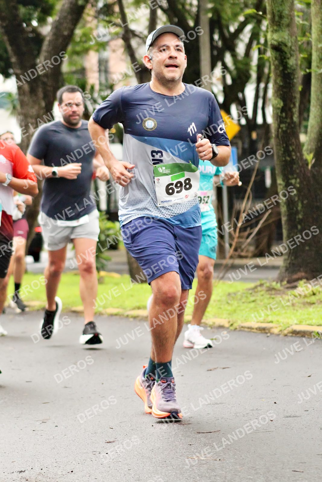 Foto del MEDIO MARATÓN ATLAS en Av. Patria, frente al Parque El Polvorín, Zapopan a las 08:18 · dorsal 698, 952
