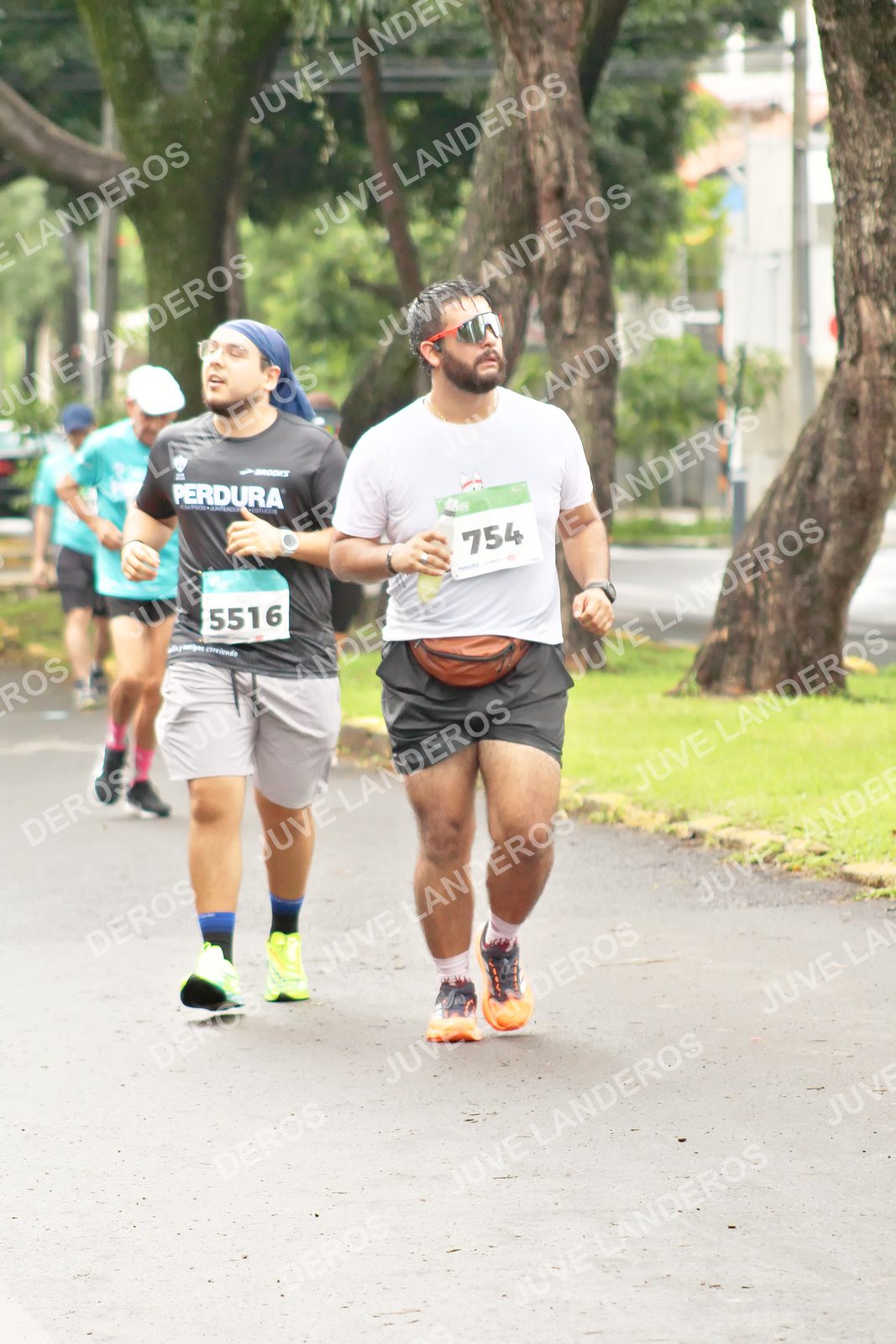 Foto del MEDIO MARATÓN ATLAS en Av. Patria, frente al Parque El Polvorín, Zapopan a las 08:58 · dorsal 754, 5516