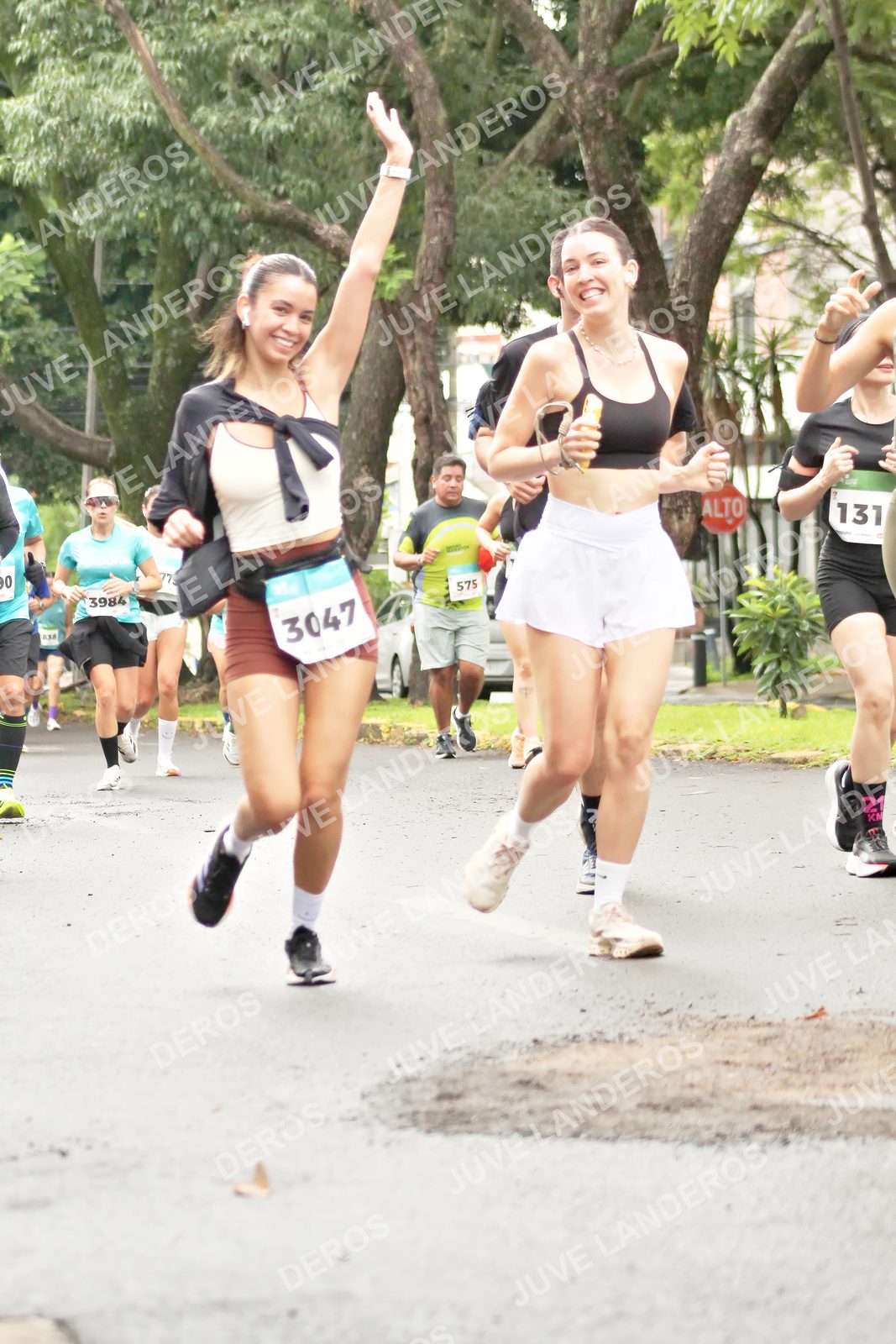 Foto del MEDIO MARATÓN ATLAS en Av. Patria, frente al Parque El Polvorín, Zapopan a las 08:40 · dorsal 131, 3047, 575, 3984