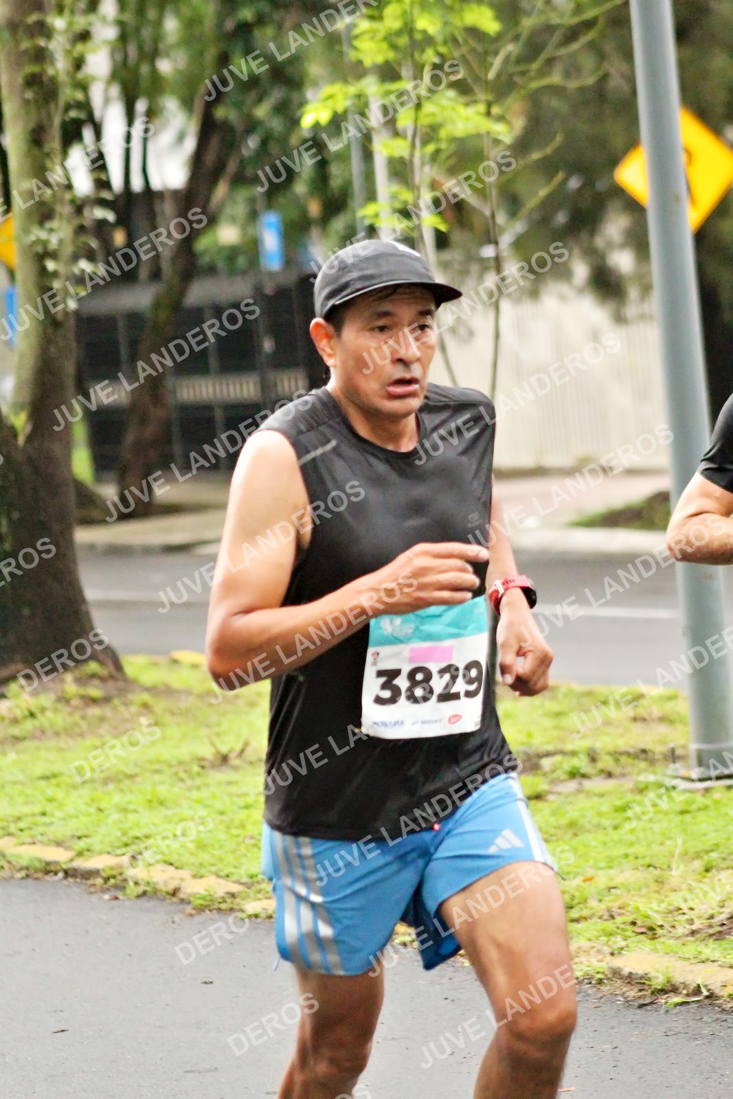 Foto del MEDIO MARATÓN ATLAS en Av. Patria, frente al Parque El Polvorín, Zapopan a las 08:07 · dorsal 3829