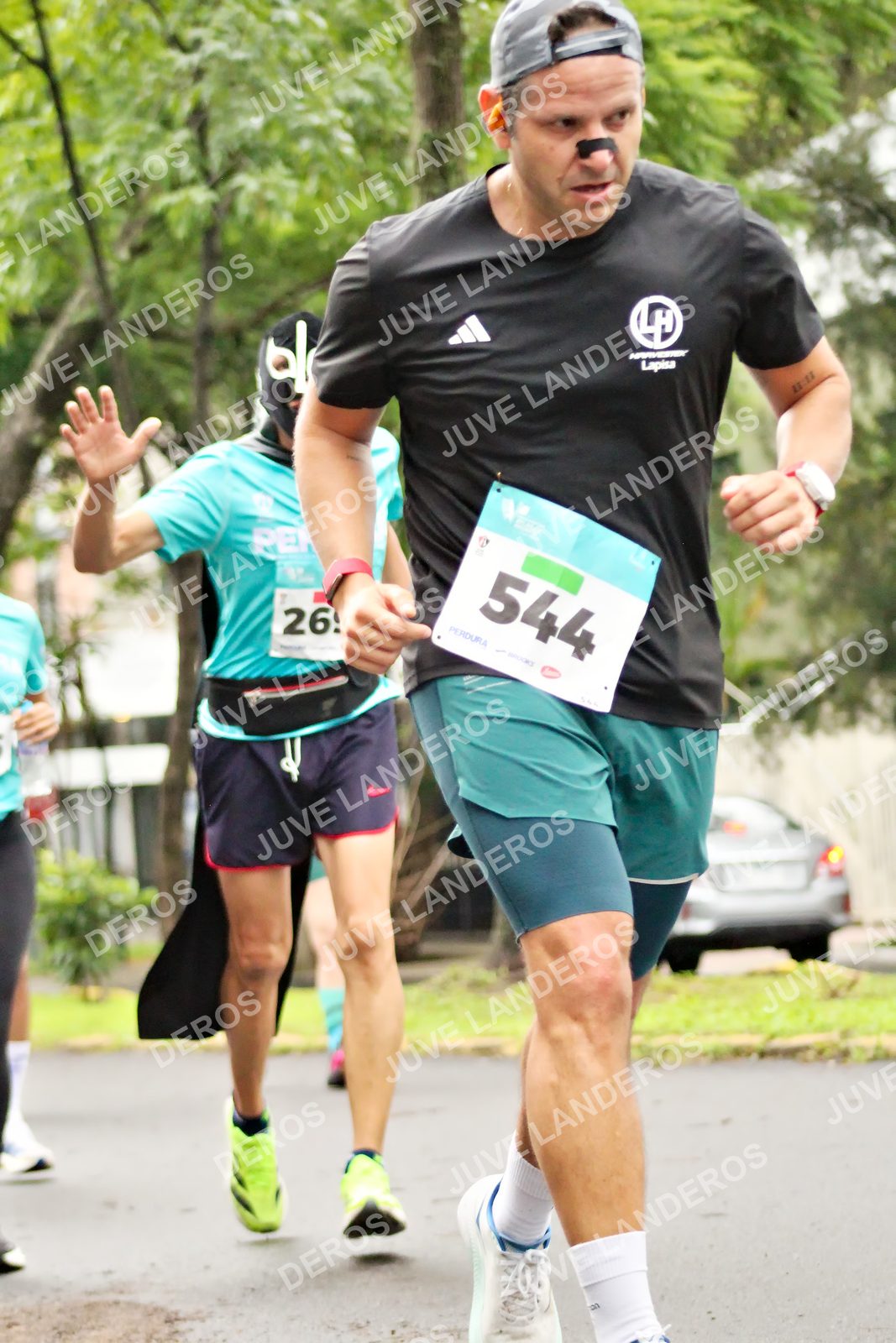 Foto del MEDIO MARATÓN ATLAS en Av. Patria, frente al Parque El Polvorín, Zapopan a las 08:26 · dorsal 544