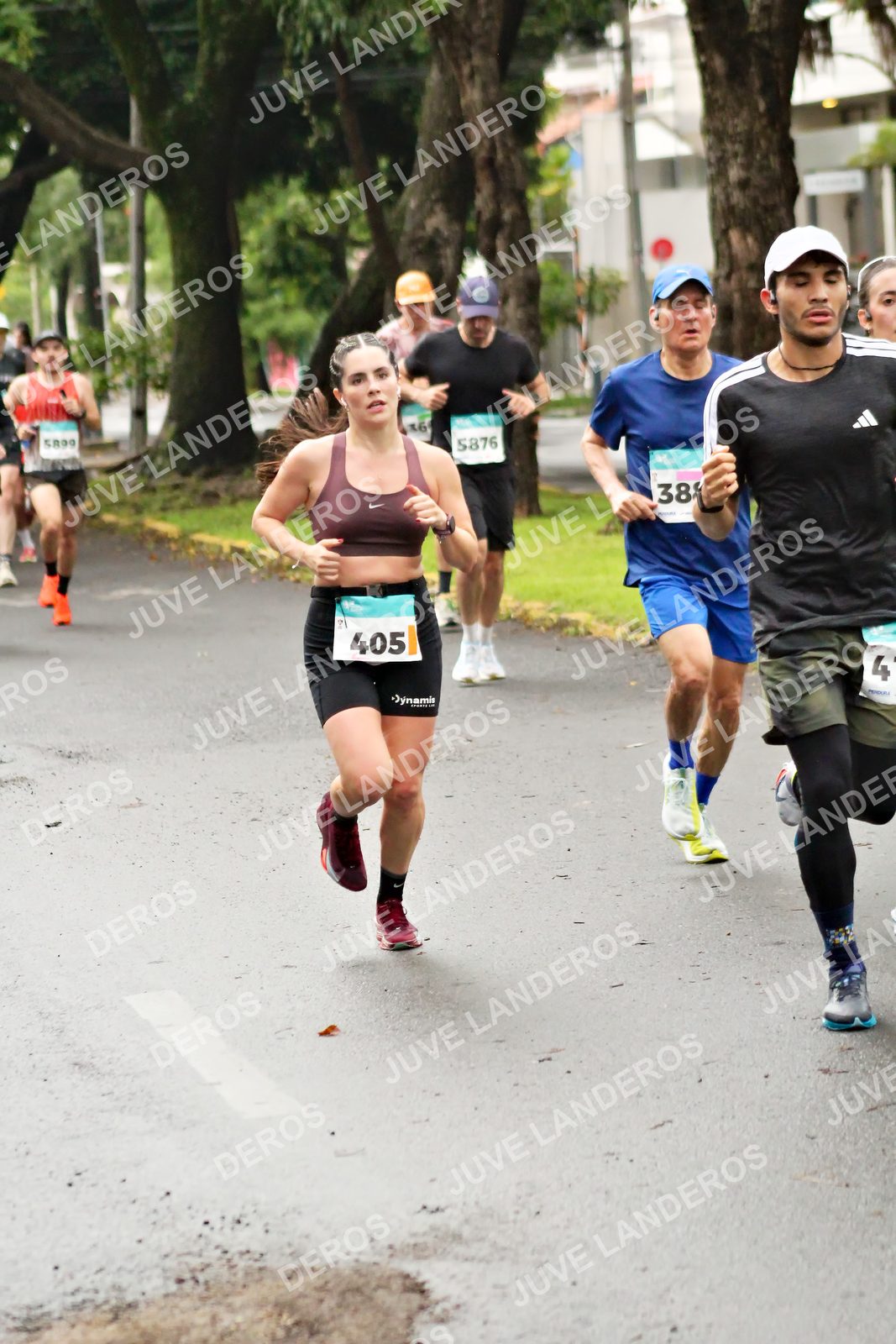 Foto del MEDIO MARATÓN ATLAS en Av. Patria, frente al Parque El Polvorín, Zapopan a las 08:13 · dorsal 405, 5876, 38, 4