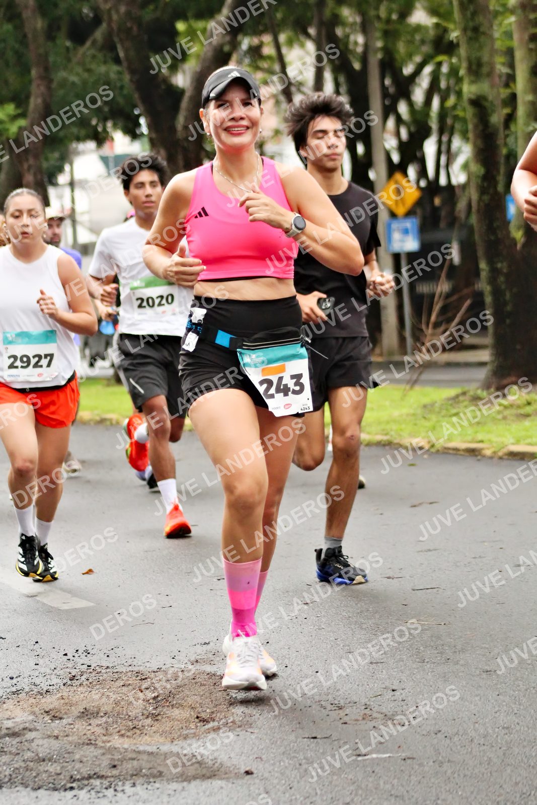 Foto del MEDIO MARATÓN ATLAS en Av. Patria, frente al Parque El Polvorín, Zapopan a las 08:18 · dorsal 243, 2927, 2020