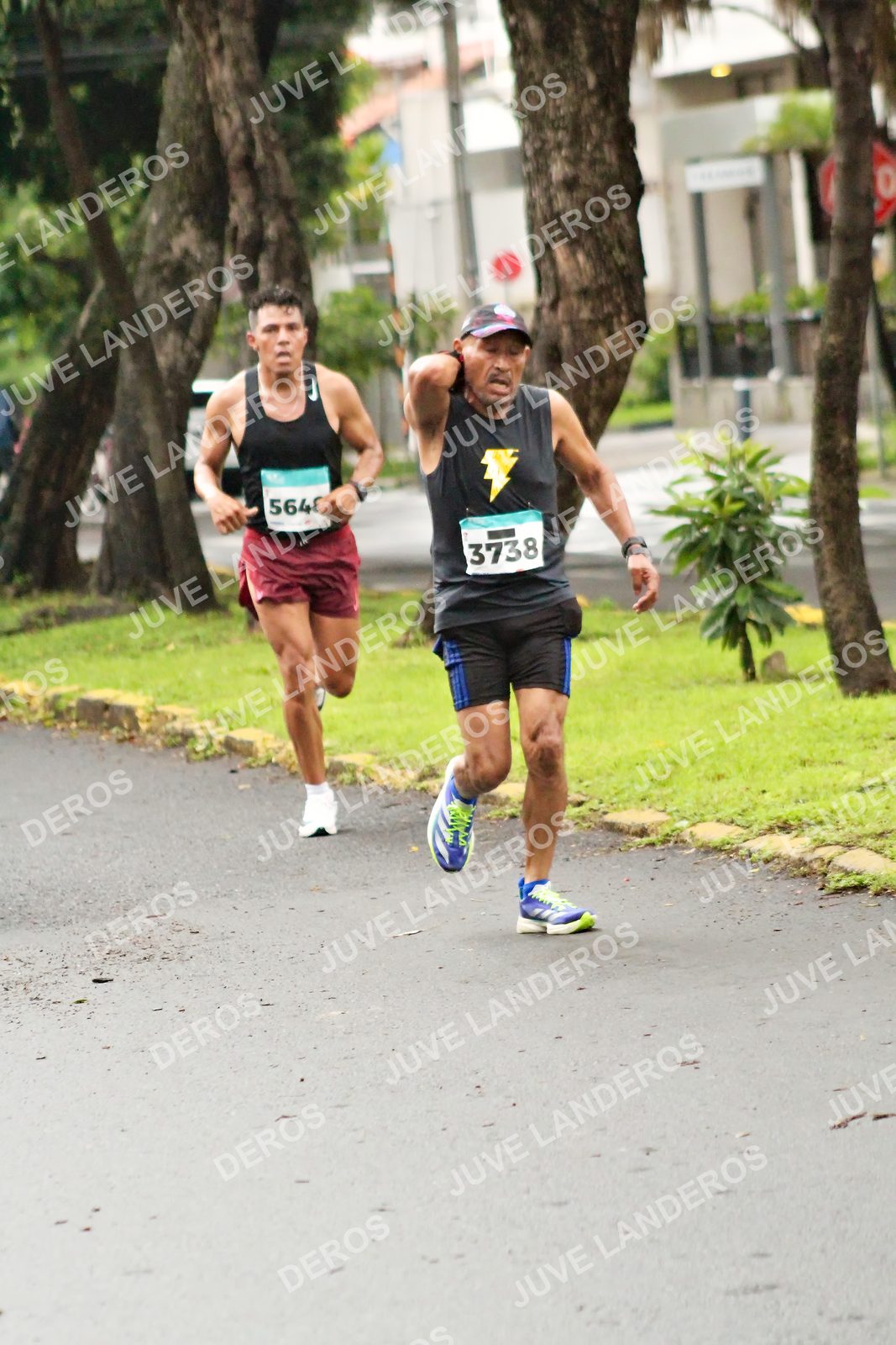 Foto del MEDIO MARATÓN ATLAS en Av. Patria, frente al Parque El Polvorín, Zapopan a las 08:08 · dorsal 3738, 564