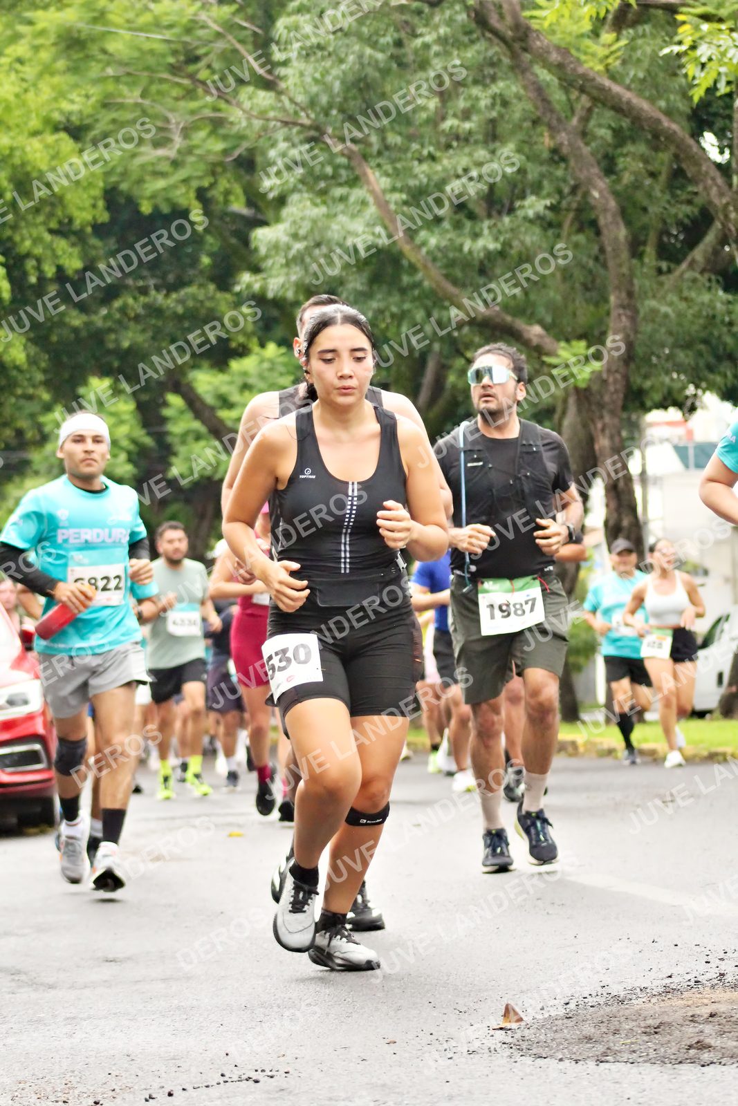 Foto del MEDIO MARATÓN ATLAS en Av. Patria, frente al Parque El Polvorín, Zapopan a las 08:31 · dorsal 530, 1987, 822