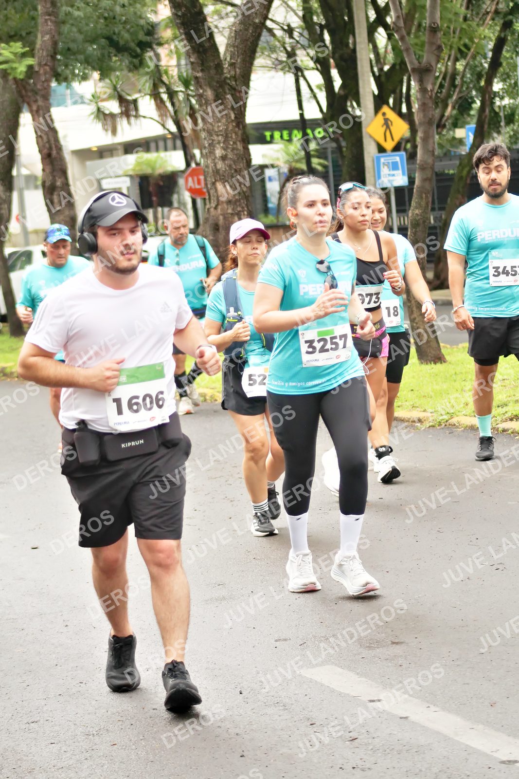Foto del MEDIO MARATÓN ATLAS en Av. Patria, frente al Parque El Polvorín, Zapopan a las 08:57 · dorsal 3257, 52, 18, 973