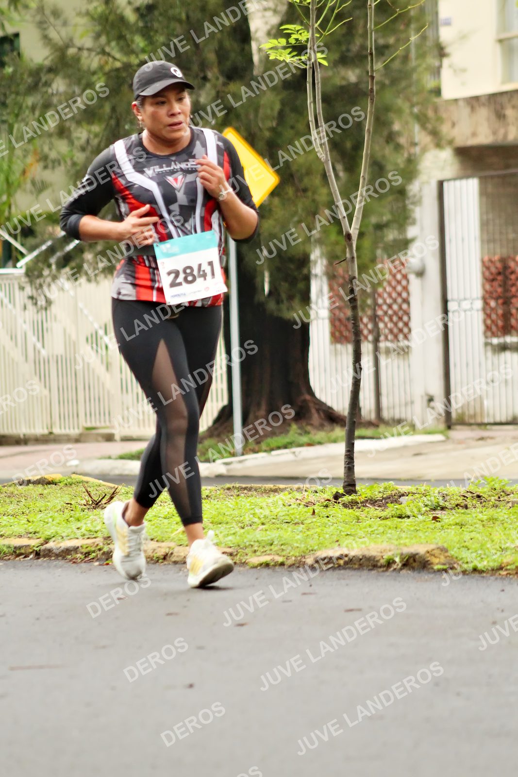 Foto del MEDIO MARATÓN ATLAS en Av. Patria, frente al Parque El Polvorín, Zapopan a las 08:41 · dorsal 2841