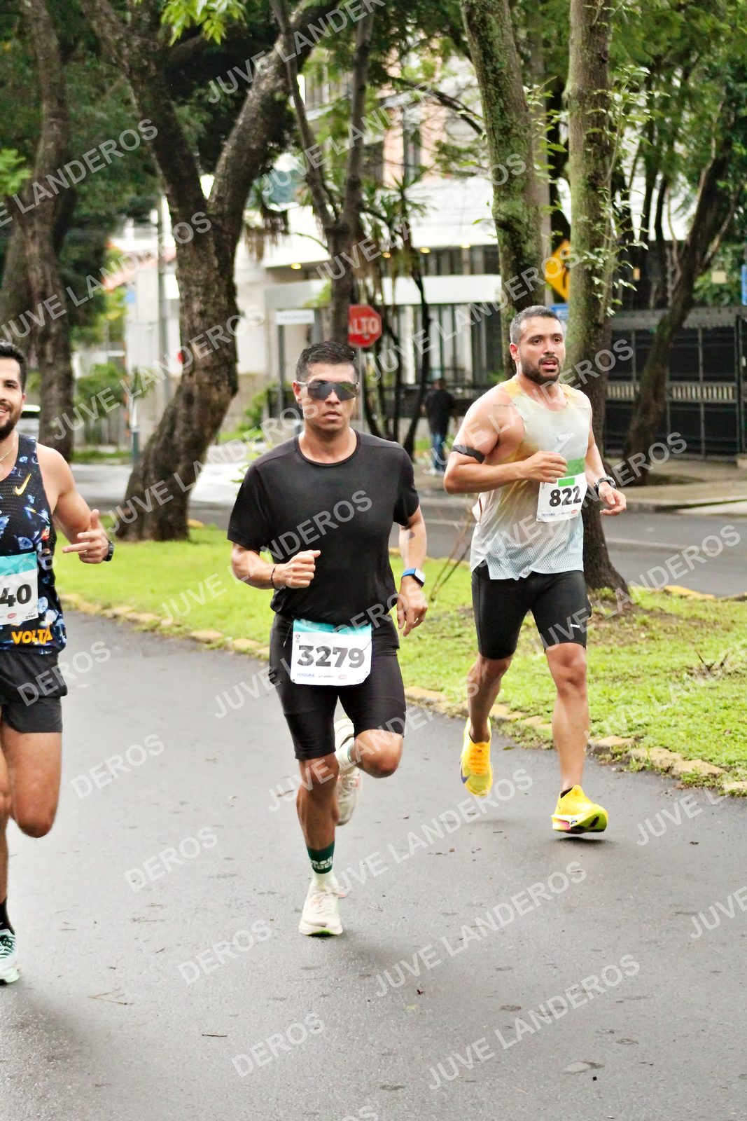 Foto del MEDIO MARATÓN ATLAS en Av. Patria, frente al Parque El Polvorín, Zapopan a las 08:03 · dorsal 3279, 822