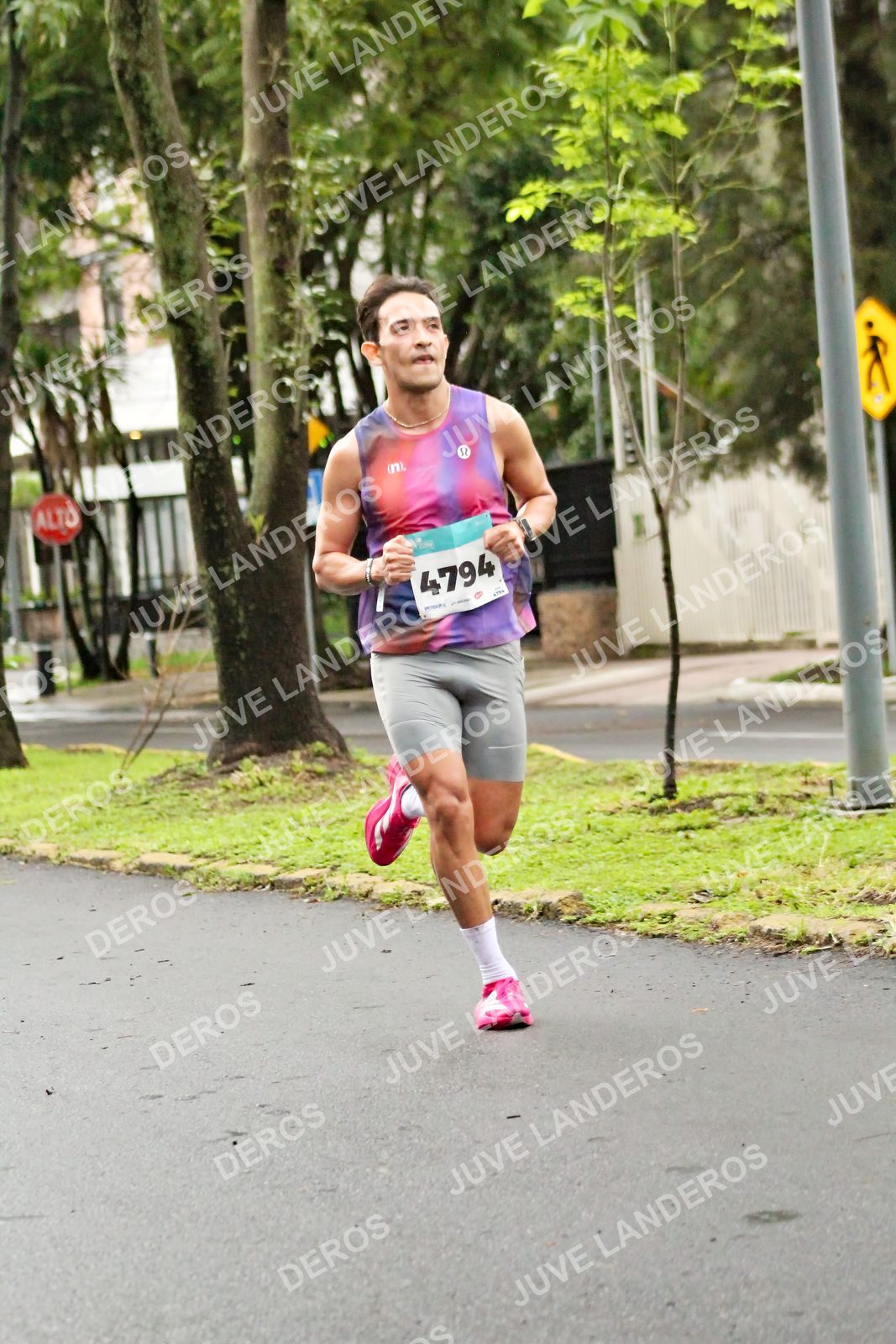 Foto del MEDIO MARATÓN ATLAS en Av. Patria, frente al Parque El Polvorín, Zapopan a las 08:01 · dorsal 4794