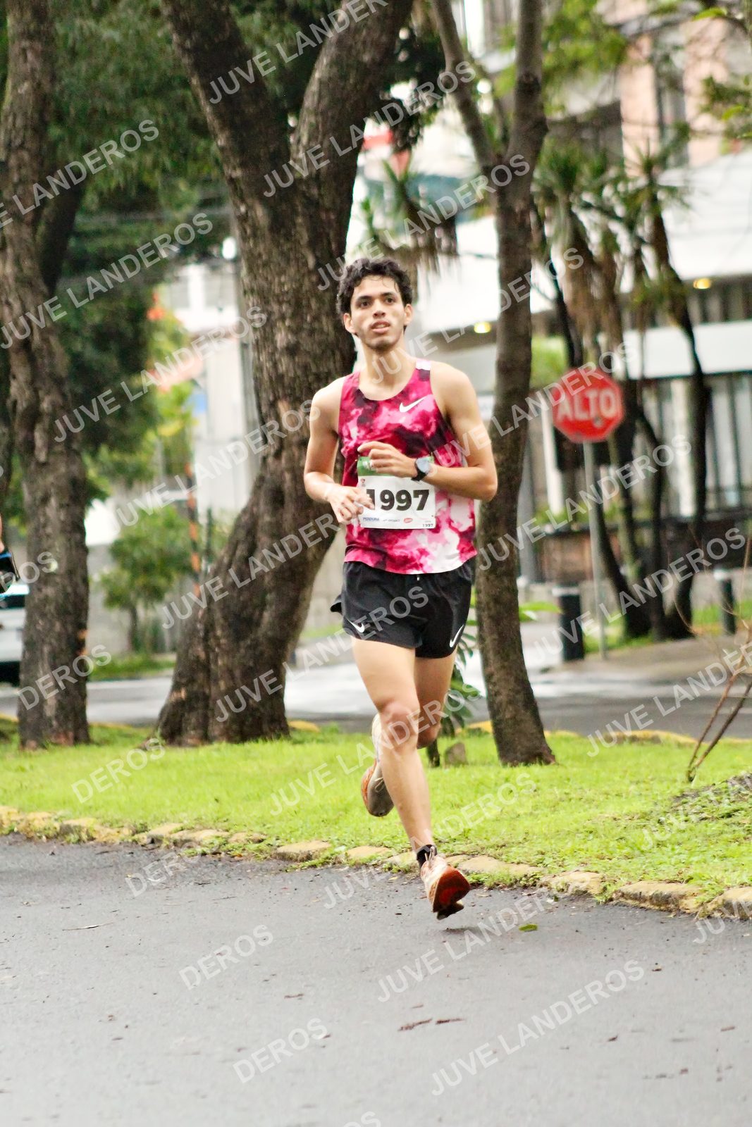 Foto del MEDIO MARATÓN ATLAS en Av. Patria, frente al Parque El Polvorín, Zapopan a las 08:00 · dorsal 1997