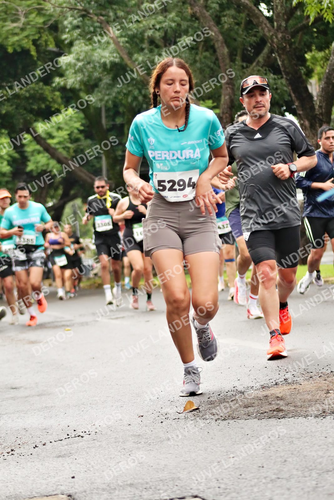 Foto del MEDIO MARATÓN ATLAS en Av. Patria, frente al Parque El Polvorín, Zapopan a las 08:33 · dorsal 5294, 16, 432