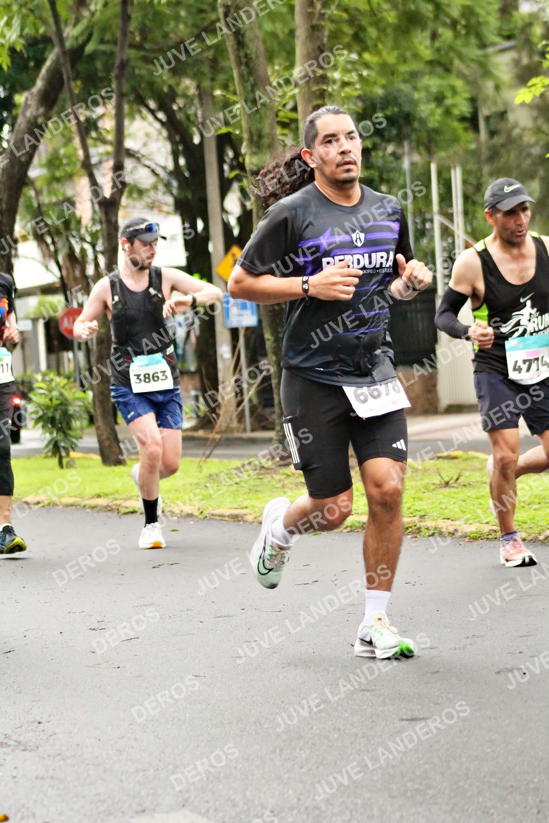 Foto del MEDIO MARATÓN ATLAS en Av. Patria, frente al Parque El Polvorín, Zapopan a las 08:15 · dorsal 3863, 4774, 6678