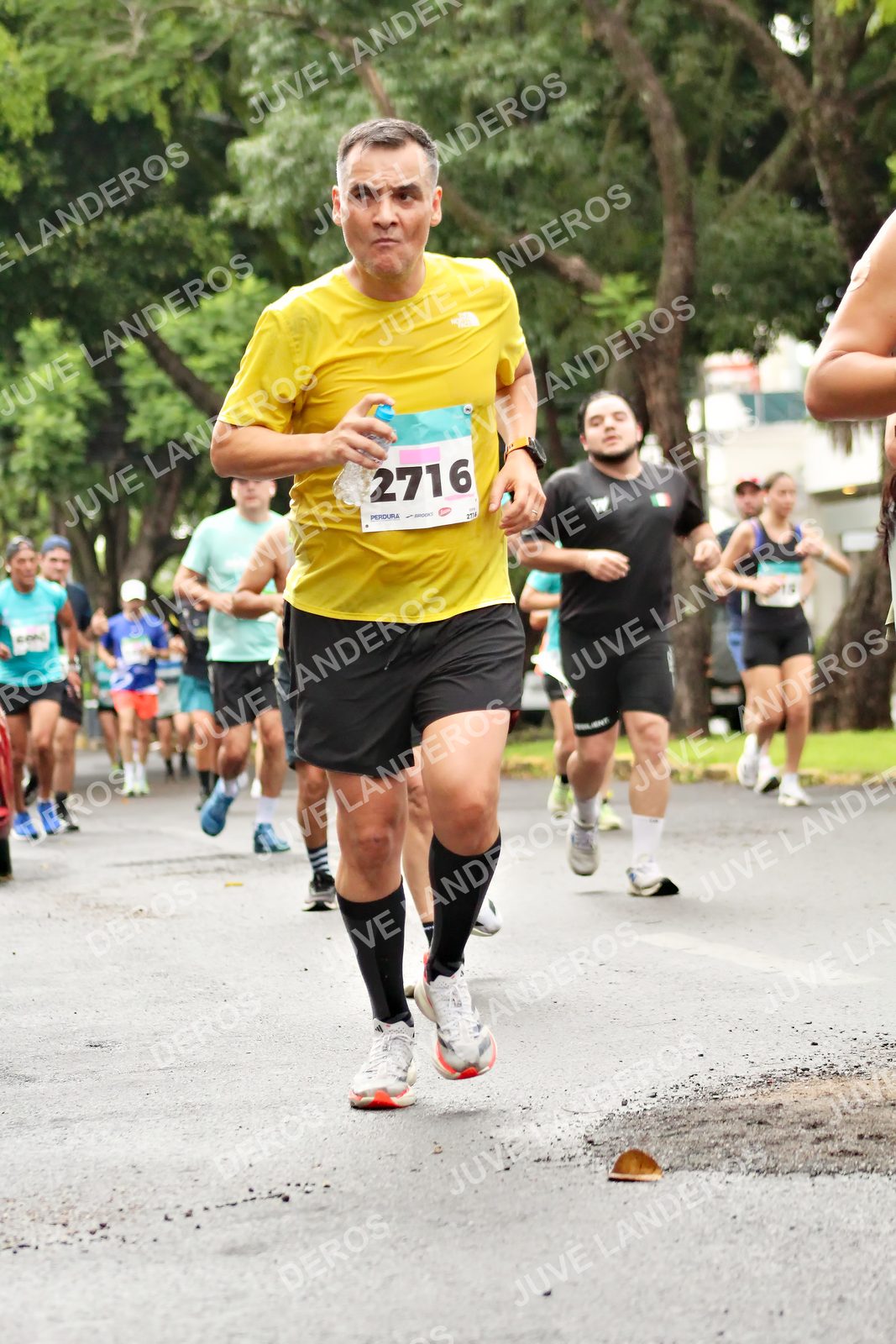 Foto del MEDIO MARATÓN ATLAS en Av. Patria, frente al Parque El Polvorín, Zapopan a las 08:37 · dorsal 2716
