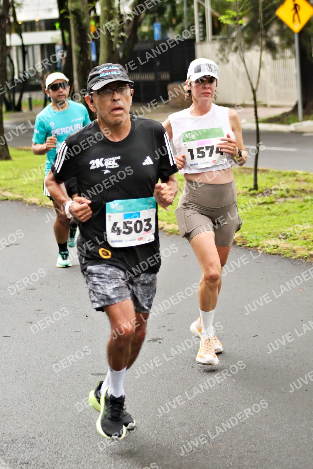 Foto del MEDIO MARATÓN ATLAS en Av. Patria, frente al Parque El Polvorín, Zapopan a las 08:12 · dorsal 4503, 1574