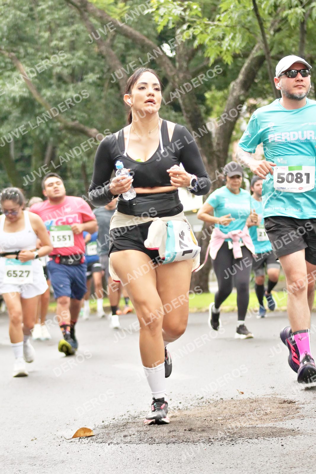 Foto del MEDIO MARATÓN ATLAS en Av. Patria, frente al Parque El Polvorín, Zapopan a las 08:35 · dorsal 5081, 6527, 1551, 74