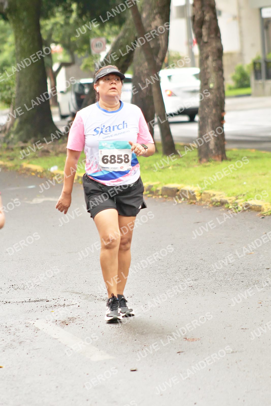 Foto del MEDIO MARATÓN ATLAS en Av. Patria, frente al Parque El Polvorín, Zapopan a las 08:56 · dorsal 6858